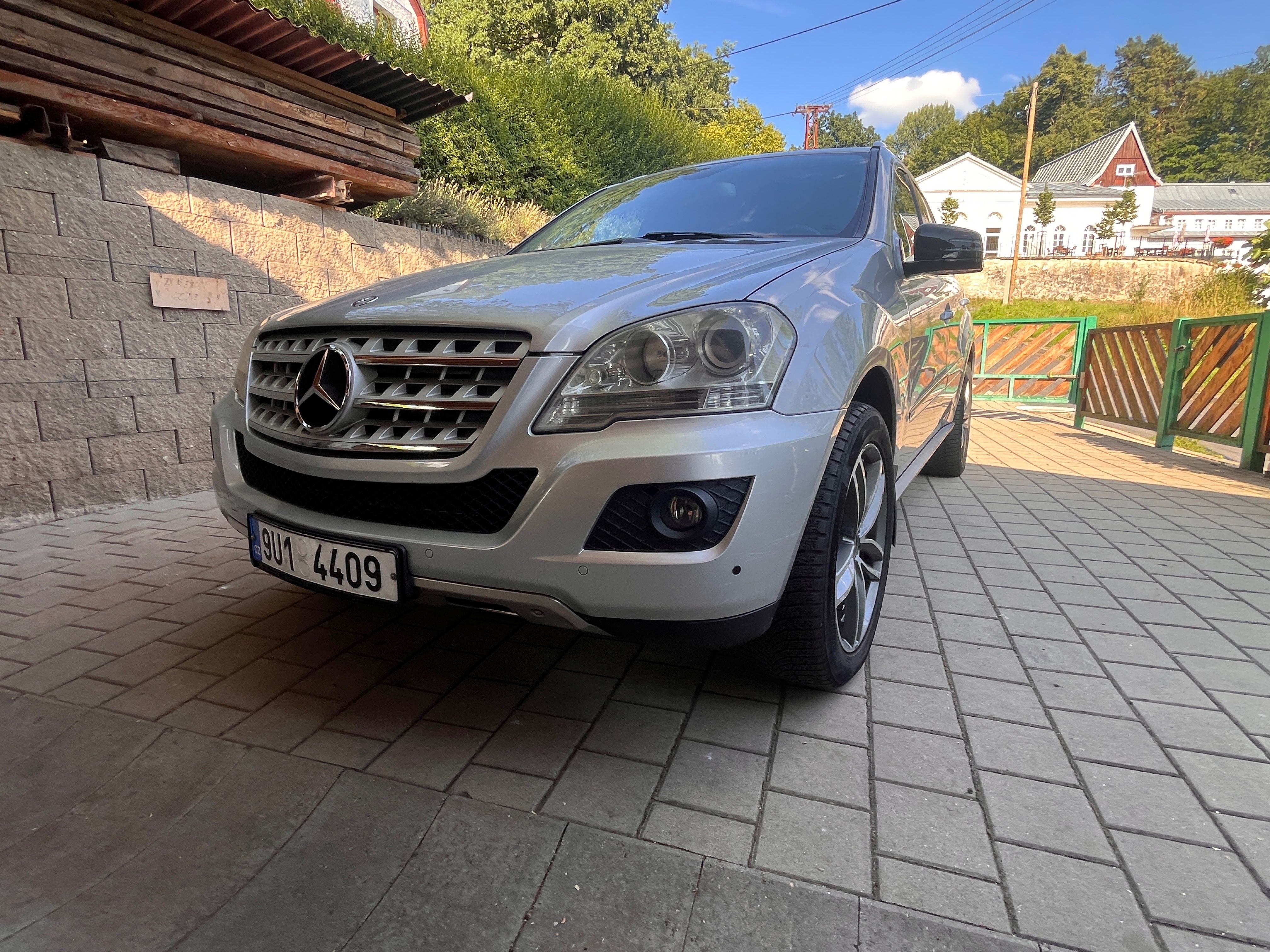 Mercedes-Benz ML, Mercedes-Benz ML 350 CDI 4MATI - fotka 2