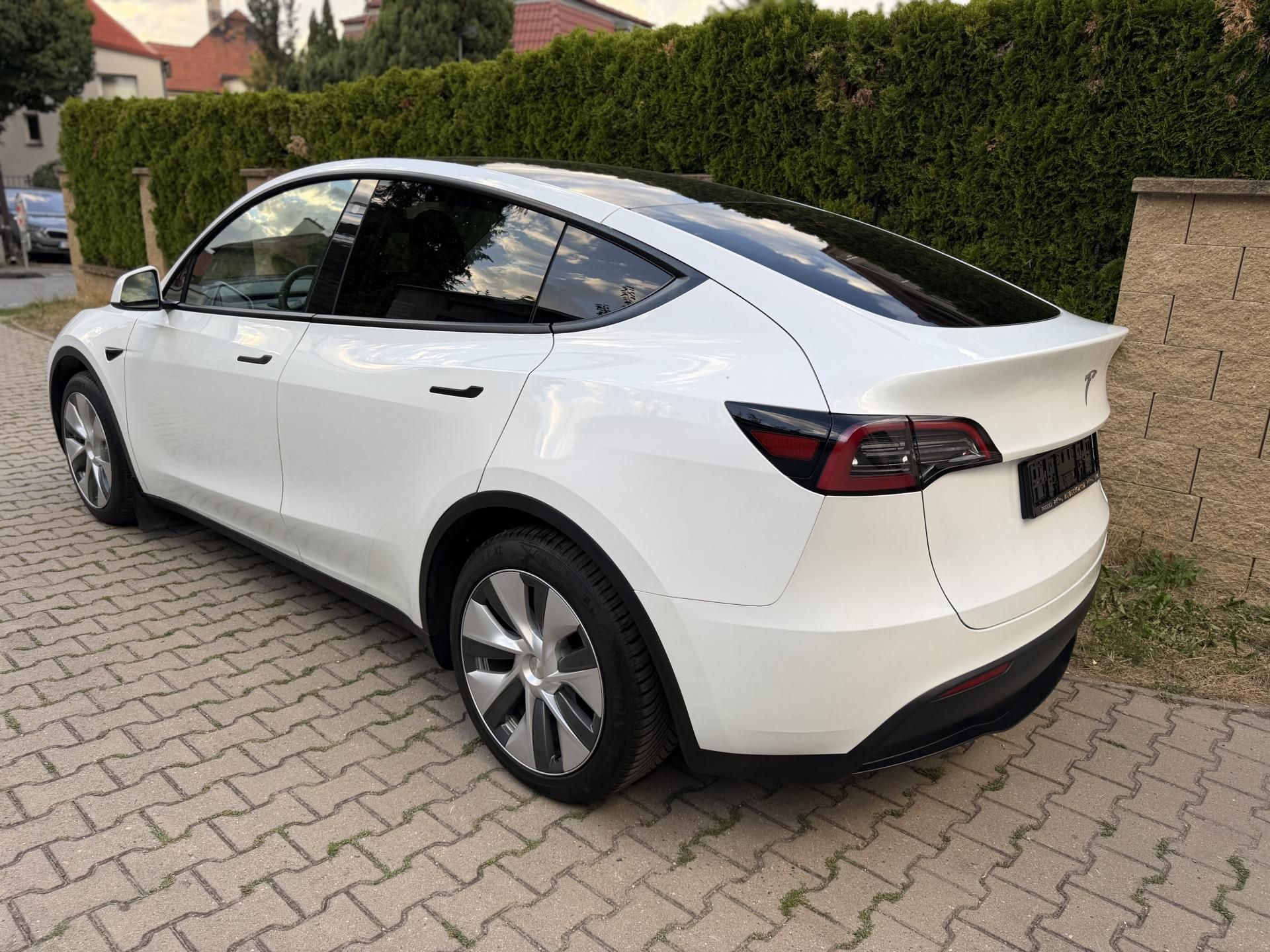 Tesla Model Y, DUAL MOTOR-LONG RANGE-TAŽNÉ - fotka 3
