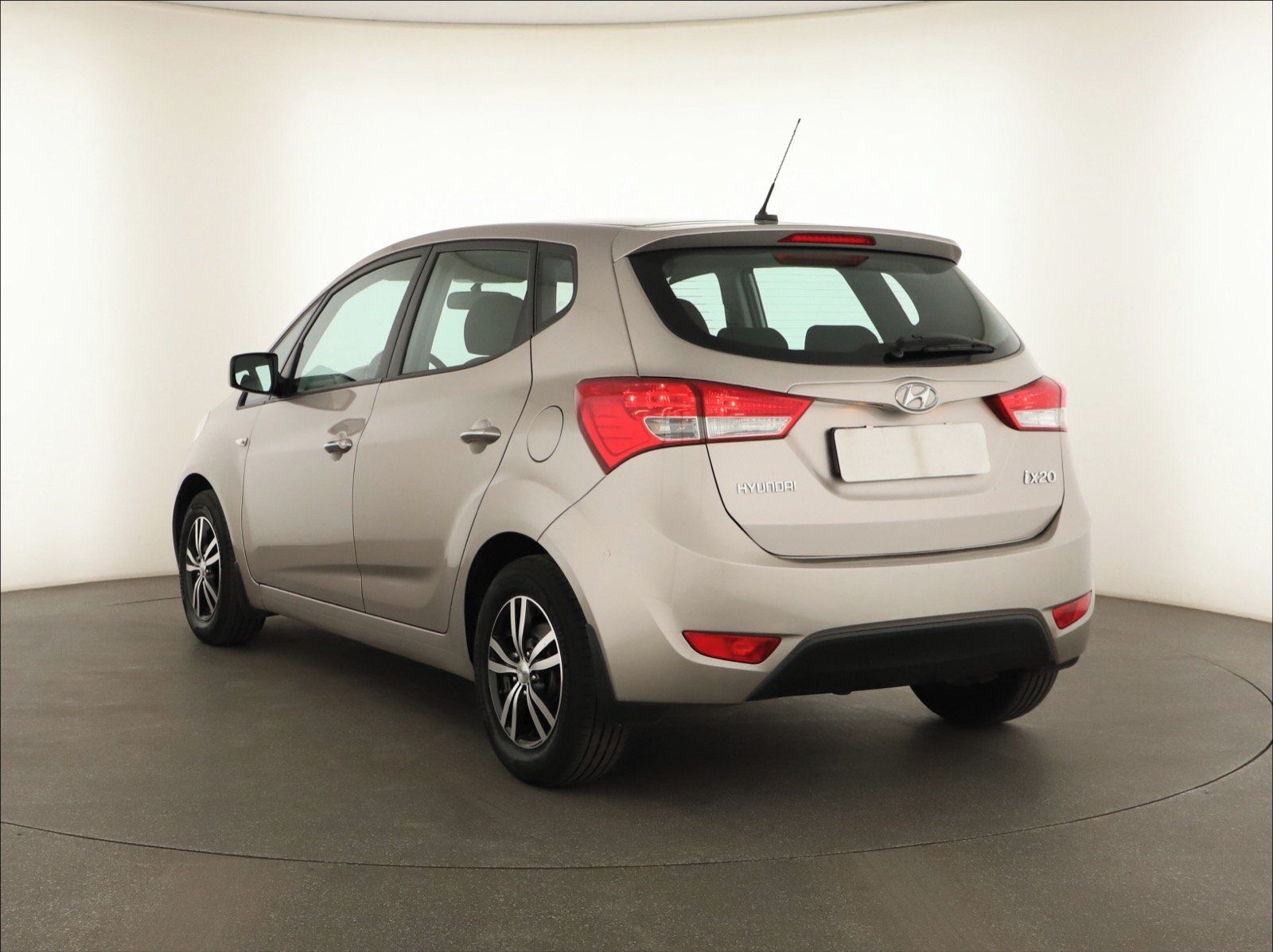 Hyundai ix20, 1.4 CRDi, Serv.kniha - fotka 4
