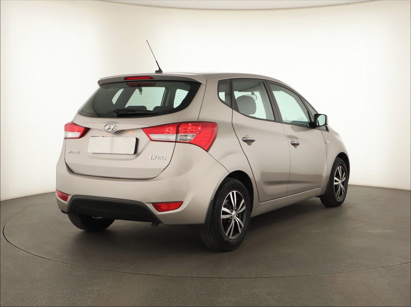 Hyundai ix20, 1.4 CRDi, Serv.kniha - fotka 5
