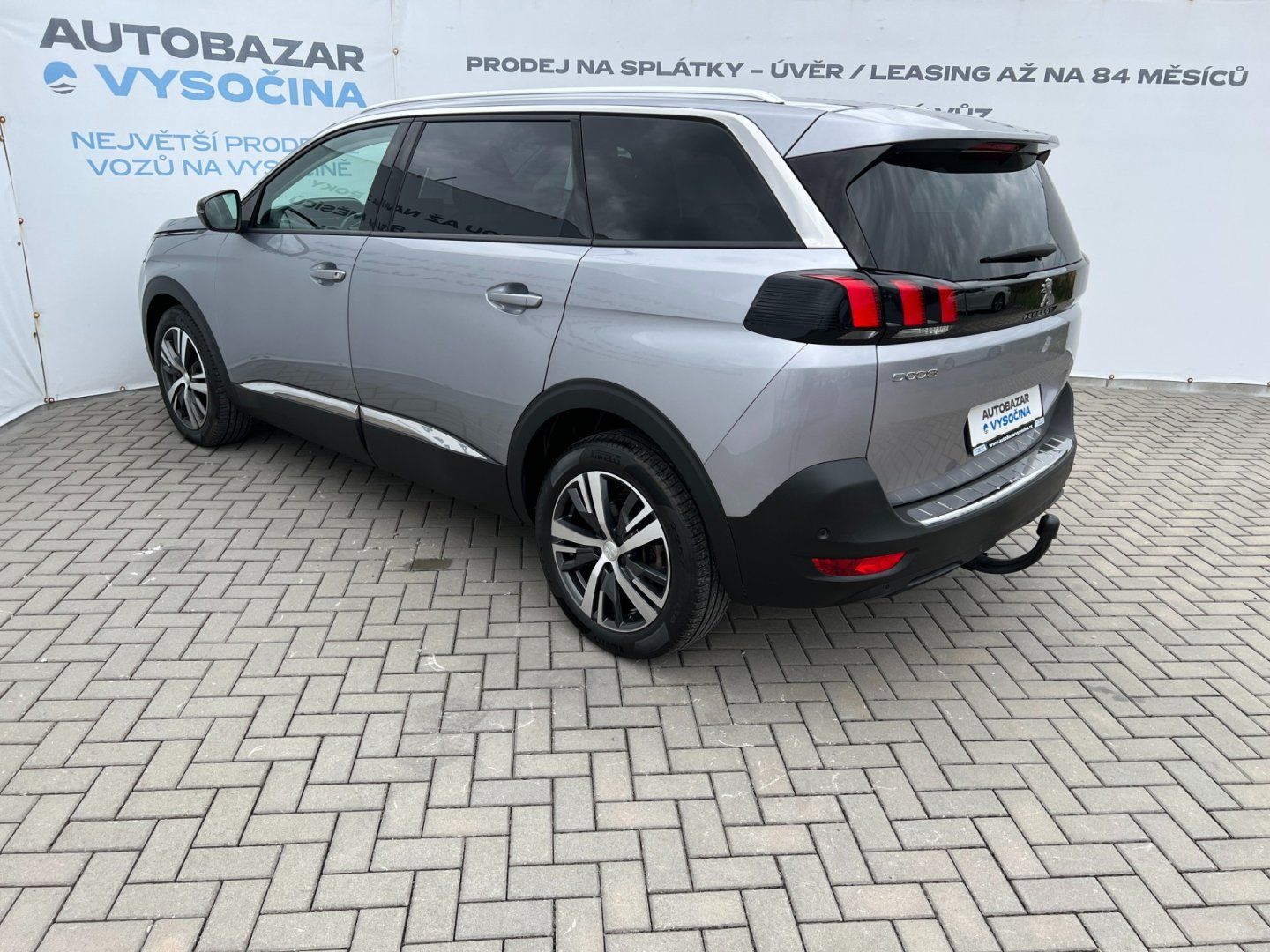 Peugeot 5008, 1.2PT 96kW! Allure! Tažné! LED - fotka 6