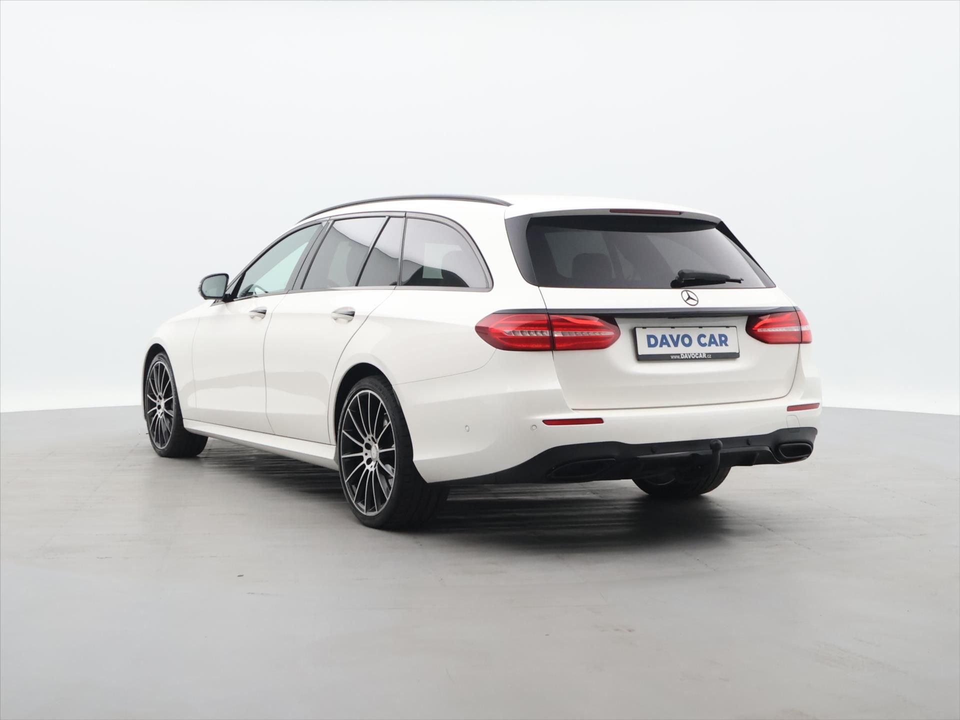 Mercedes-Benz Třídy E, 2,9 400D 250kW AMG Softclose - fotka 5