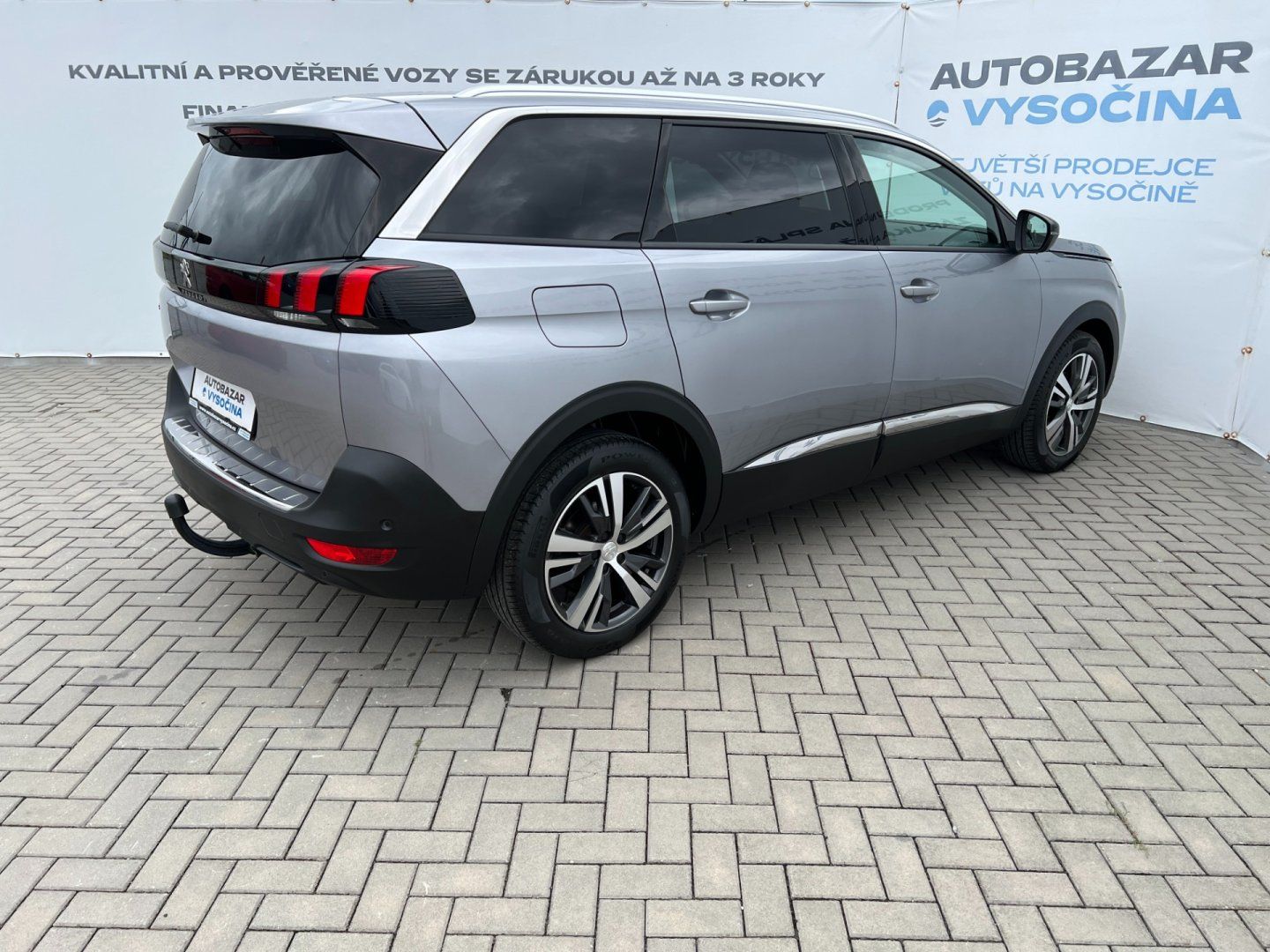 Peugeot 5008, 1.2PT 96kW! Allure! Tažné! LED - fotka 4