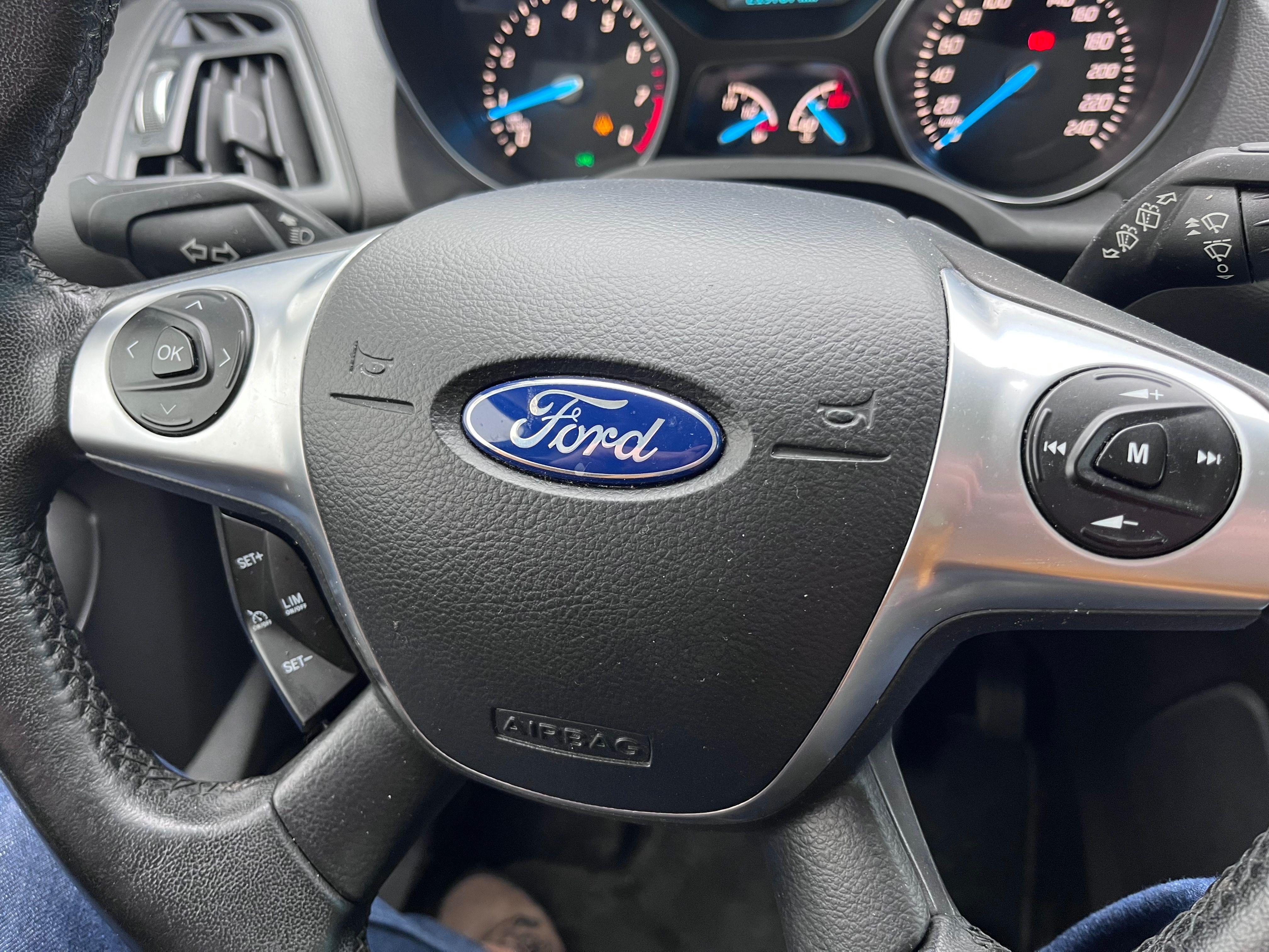 Ford Kuga, Benzin nový motor původ Čr - fotka 4