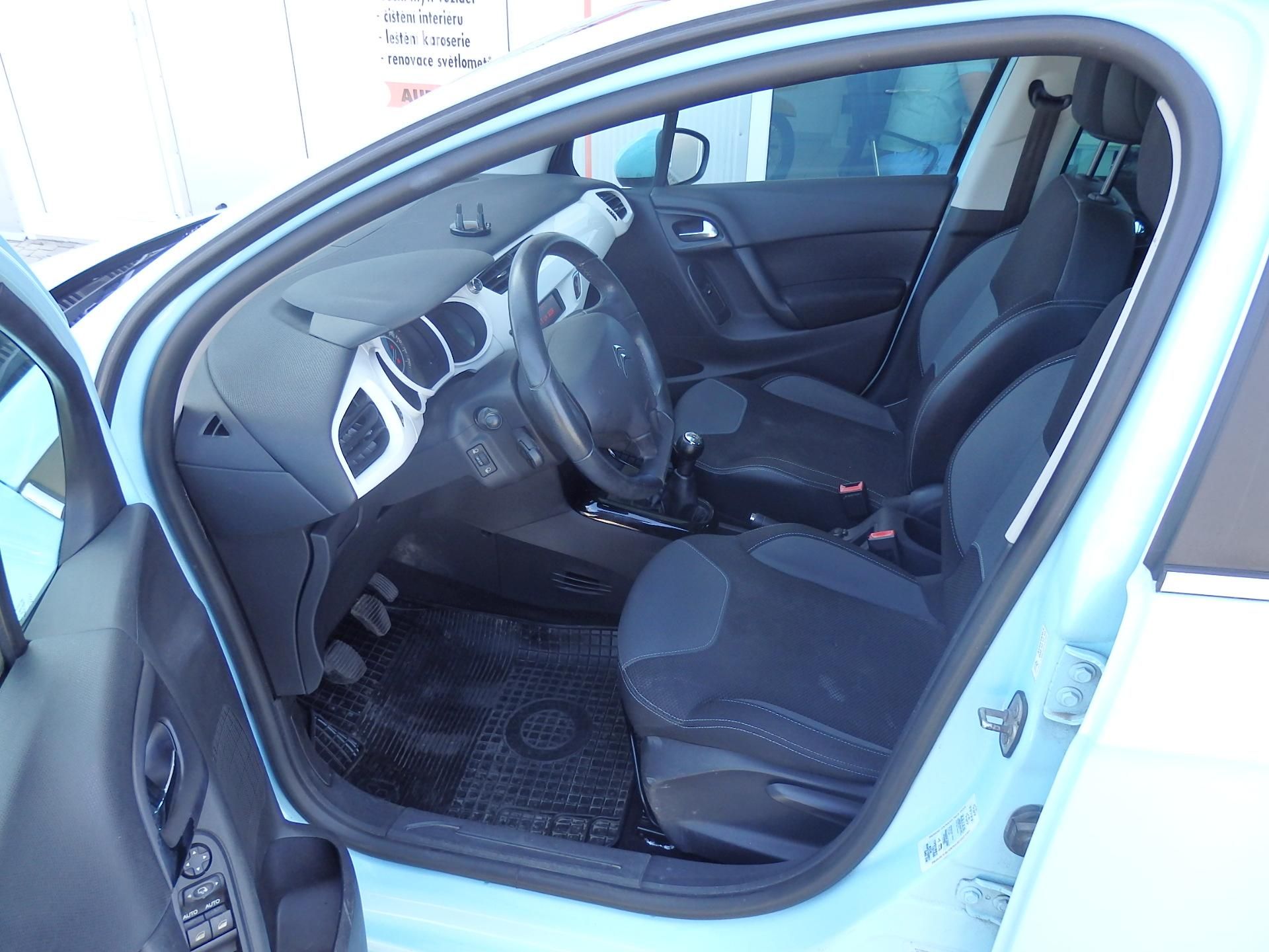 Citroën C3, 1.4i ABS, KLIMATIZACE - fotka 6