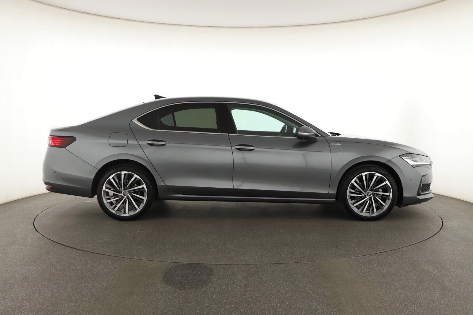 Škoda Superb, 2.0 TDI, LAURIN & KLEMENT - fotka 6