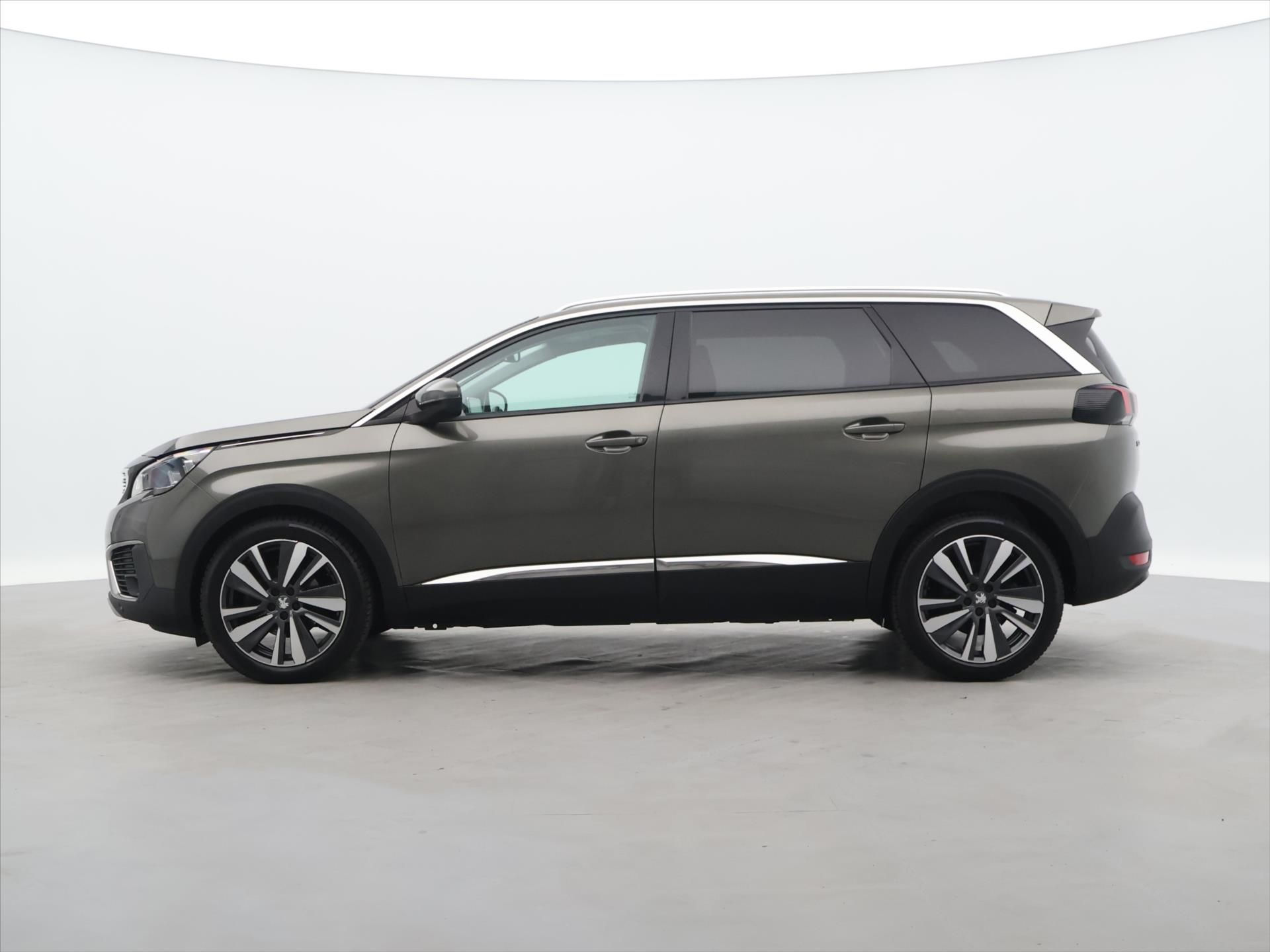 Peugeot 5008, 1,2 PT 96kW Allure PANO 7-míst - fotka 4