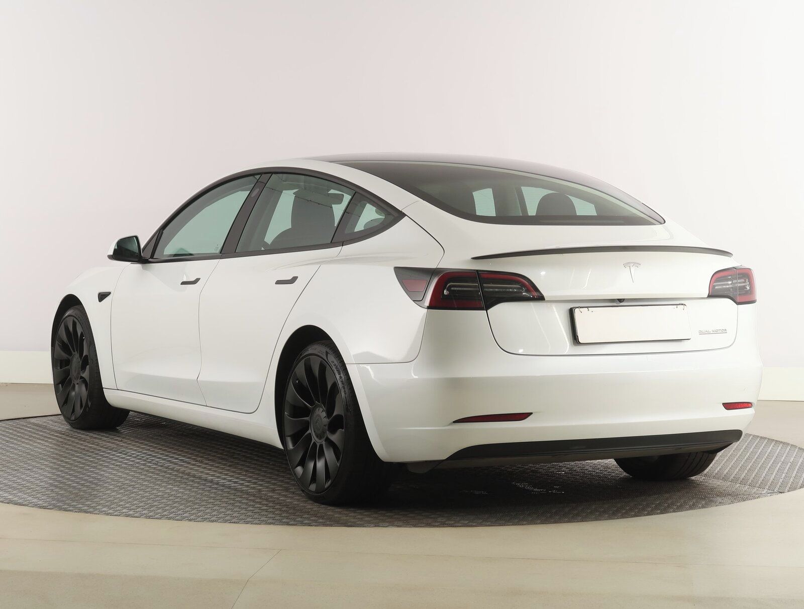 Tesla Model 3, Long Range 4WD 79kWh, SoH 95% - fotka 4