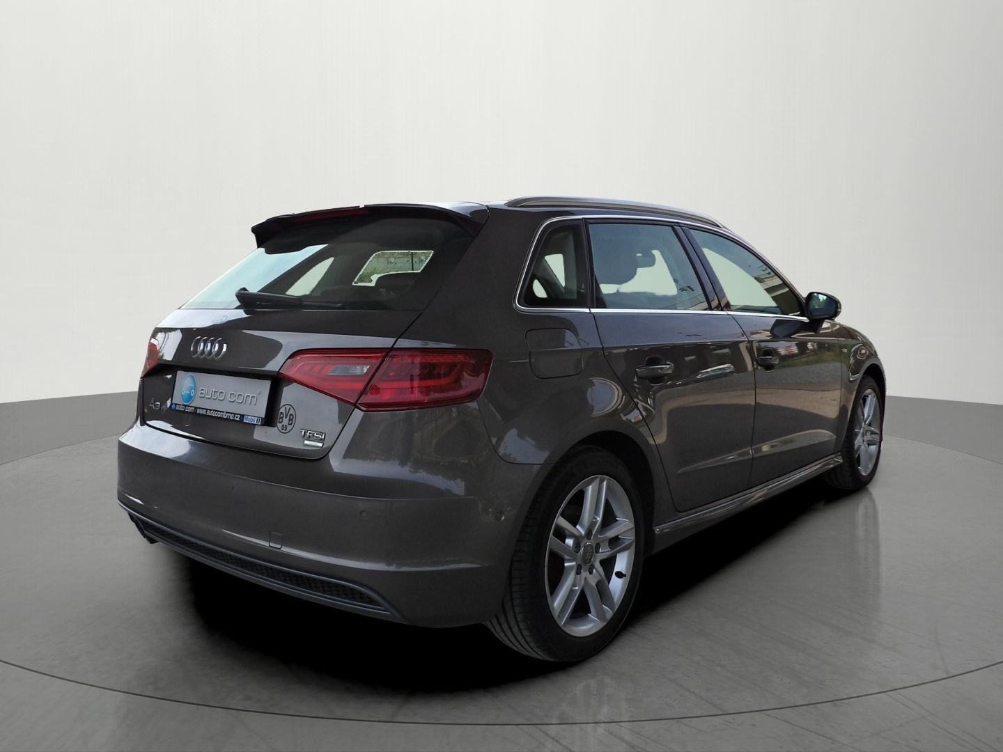Audi A3, 1.4TSI 110kW DSG Sline Xenon - fotka 5