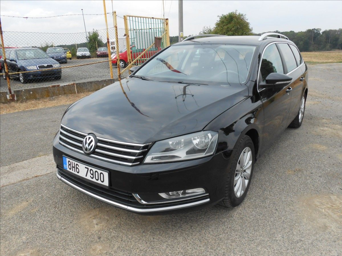 Volkswagen Passat, 2,0 TDI 103 kW Serviska - fotka 3