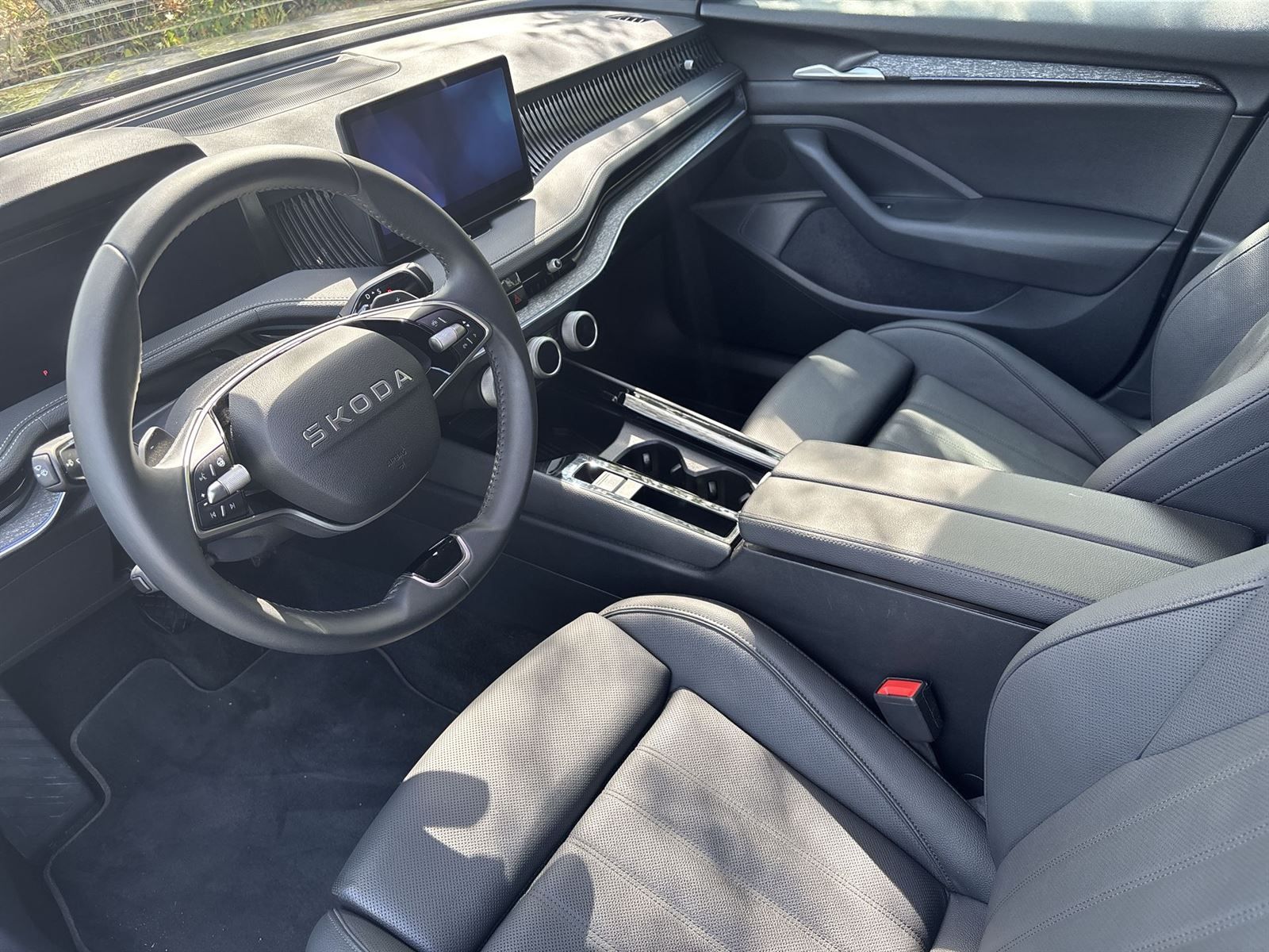 Škoda Superb, Combi 2.0 TDI DSG Selection - fotka 6