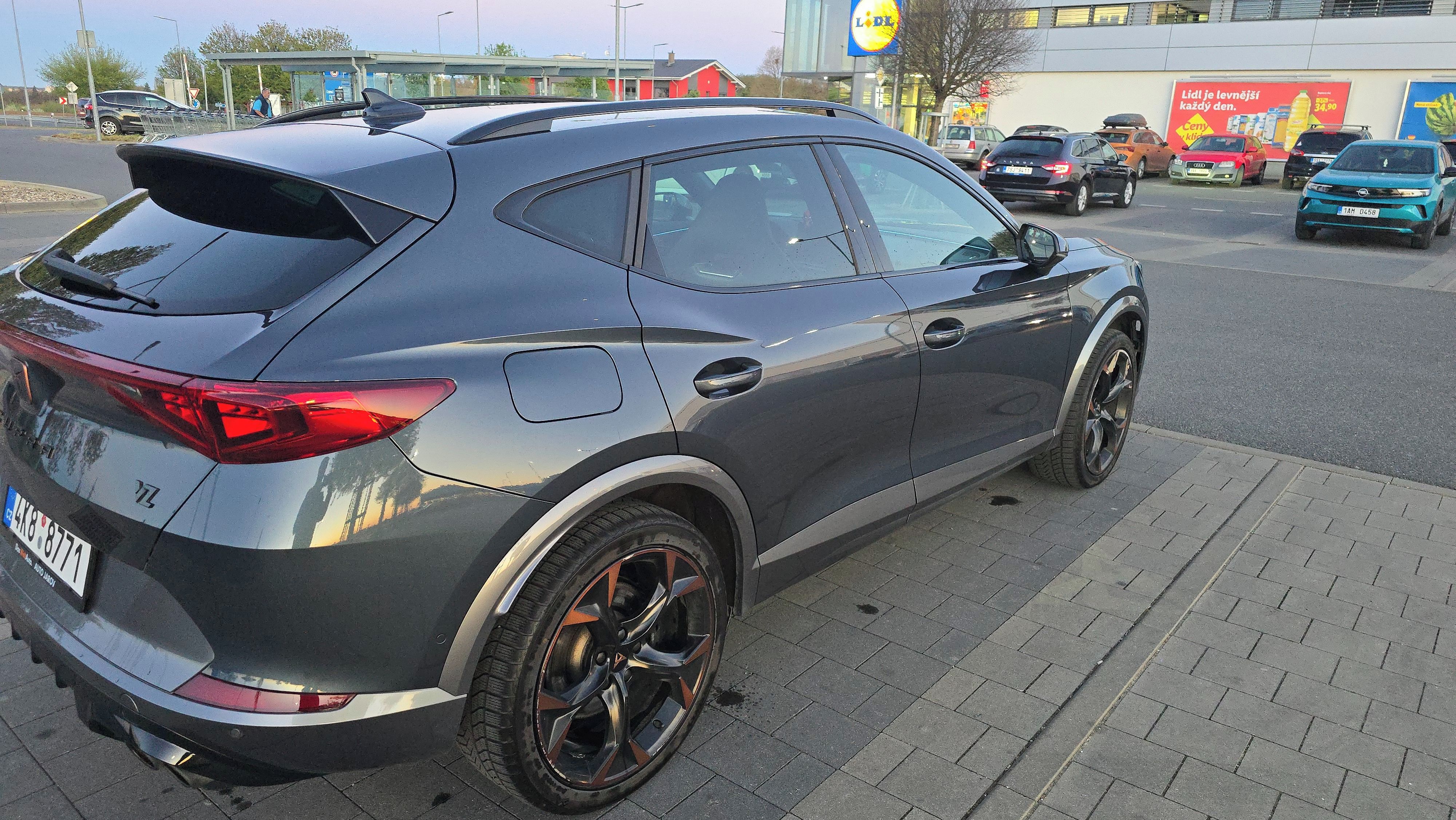Cupra Formentor, 2.0 tsi - fotka 5