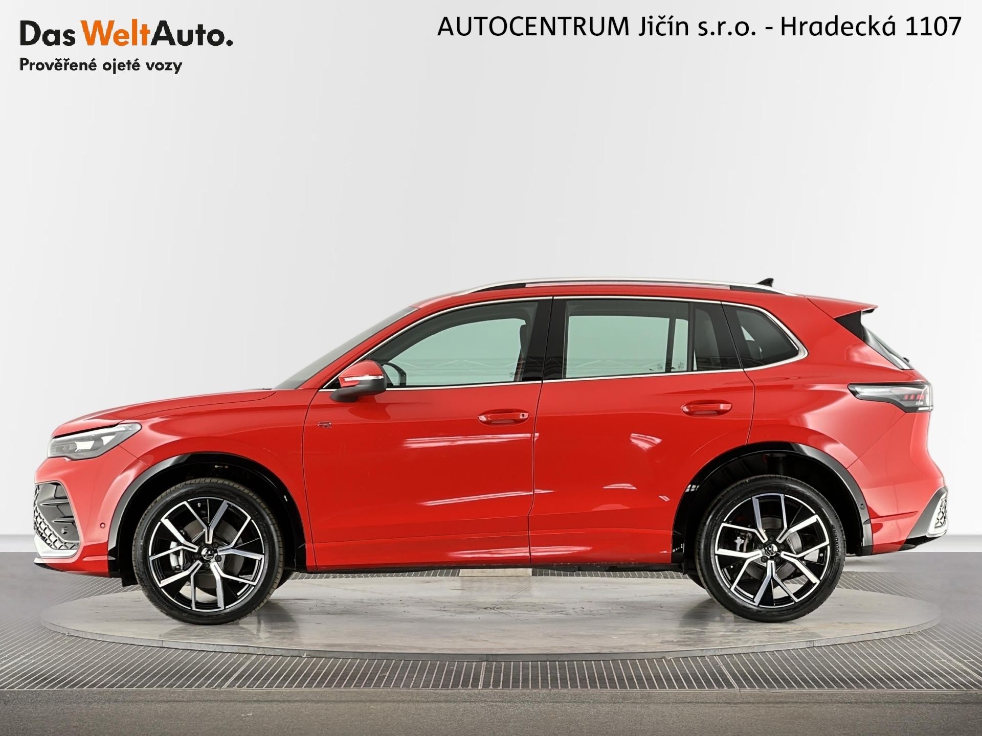 Volkswagen Tiguan, R-Line 2.0 TSI 195kW 4Motion D - fotka 3