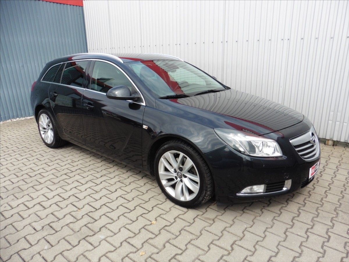 Opel Insignia, 2,0   Cosmo Sports Tourer - fotka 2