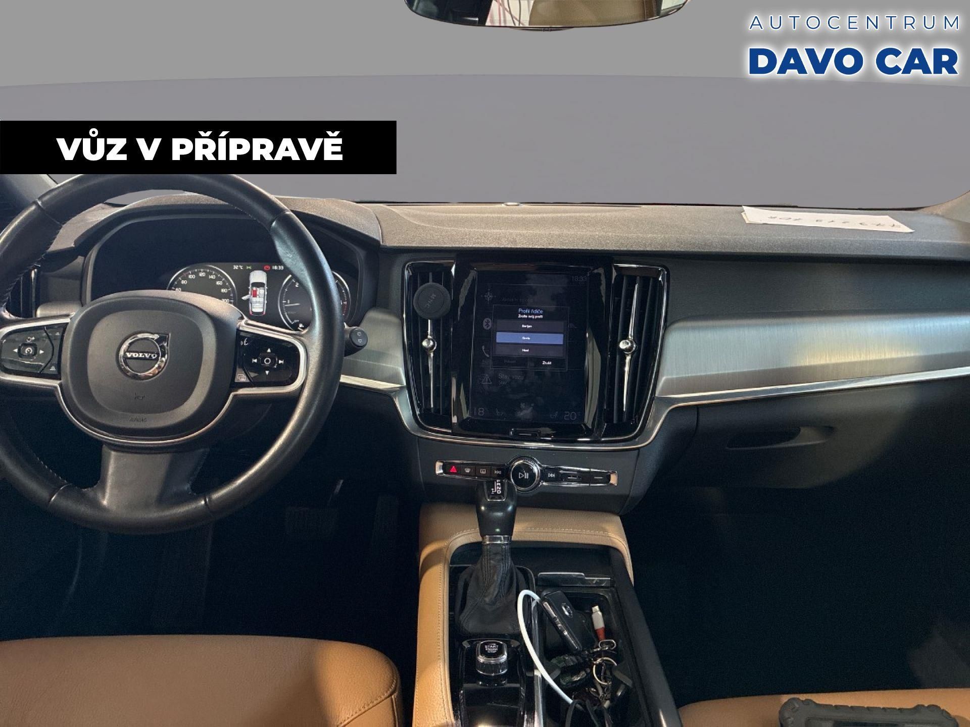 Volvo V90, 2.0 D3 110kW Momentum LED - fotka 3
