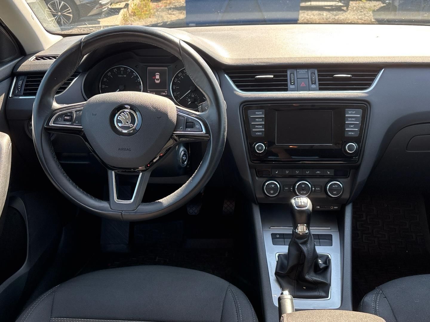 Škoda Octavia, 1.6 TDI / 77 kW Elegance - fotka 6