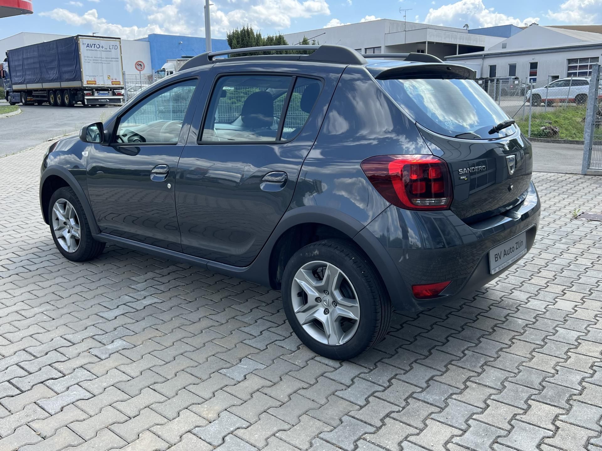 Dacia Sandero, Stepway 1.0 SCe - fotka 4