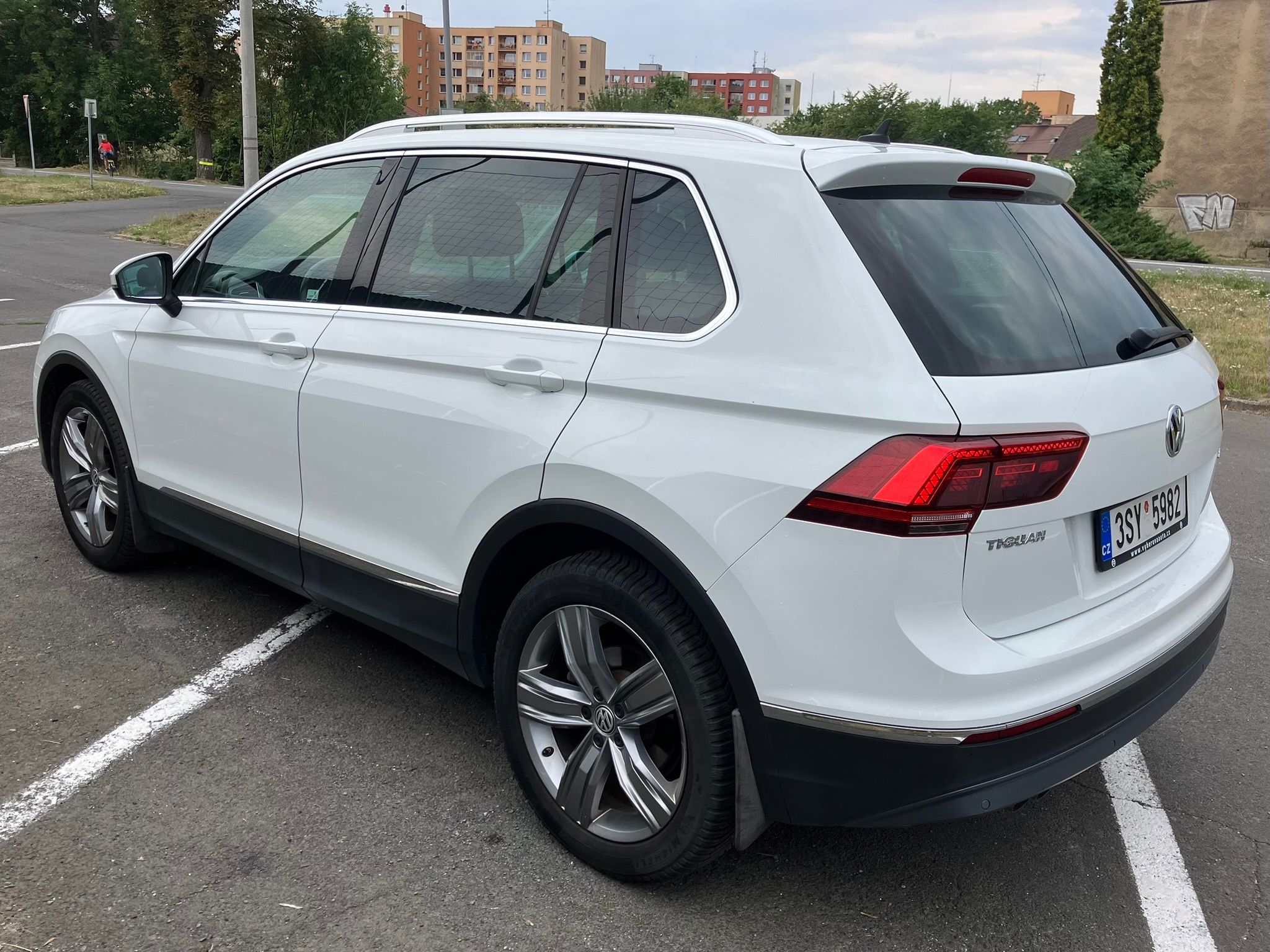Volkswagen Tiguan, 2.0 TDI 6M, Highline, kůže, ČR - fotka 4
