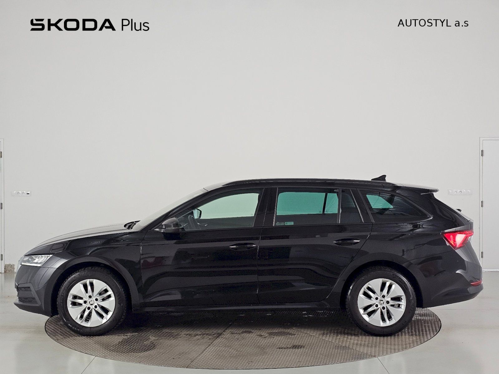Škoda Octavia, Combi 2.0TDI 85kw AMBITION - fotka 3