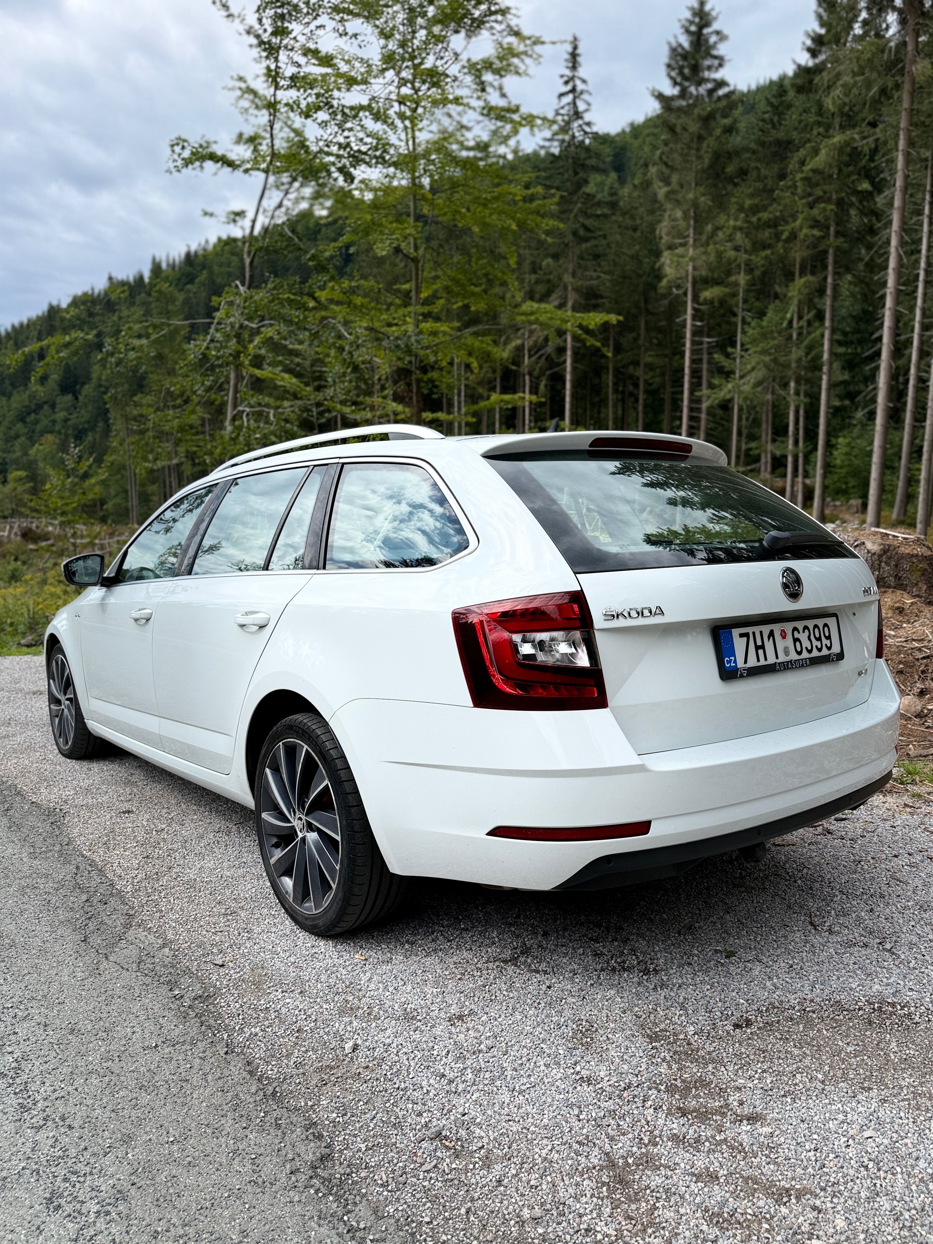 Škoda Octavia, 4x4 L&K, 2.0 TDI, 135kW, tažné - fotka 4