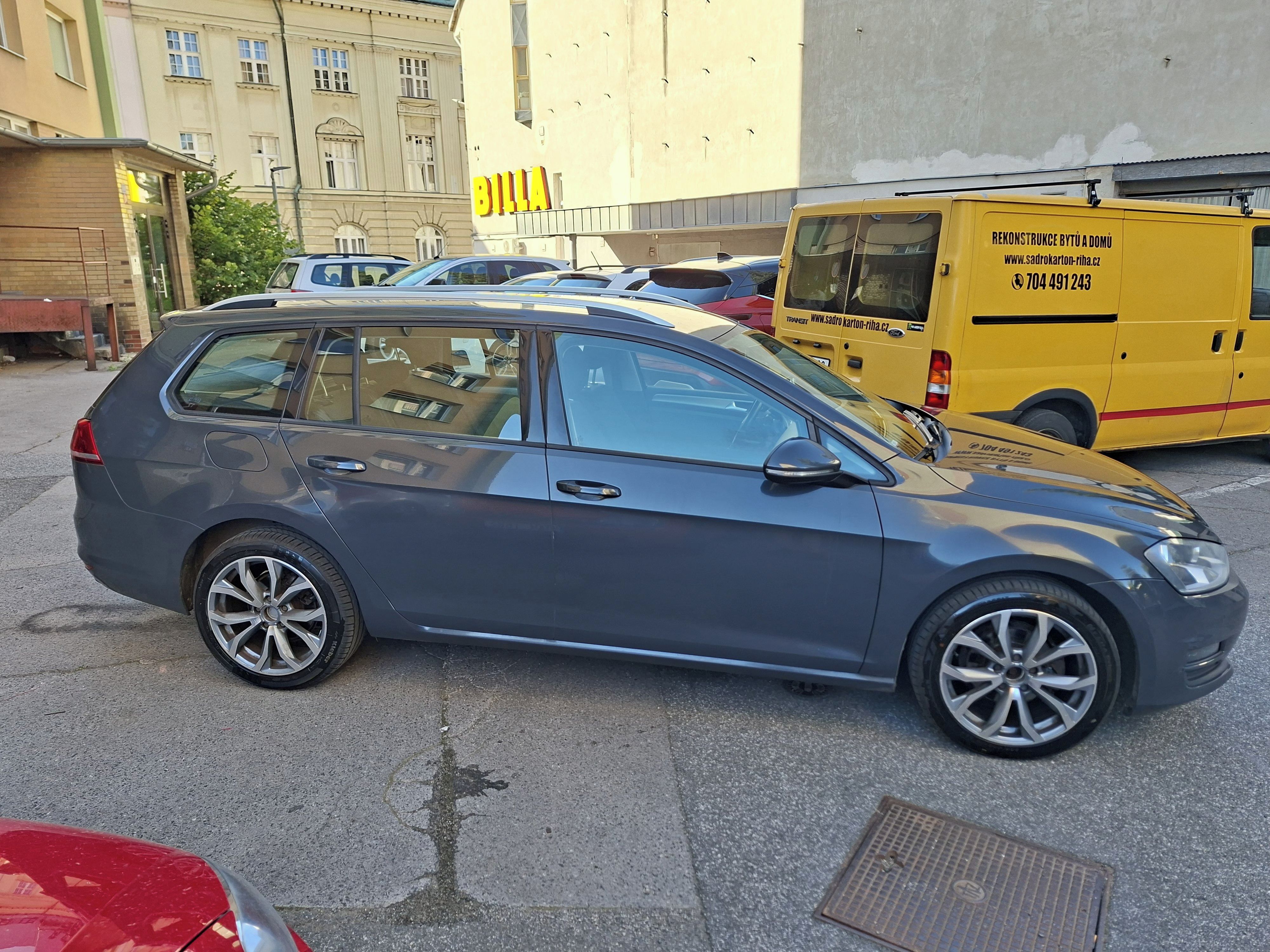 Volkswagen Golf, VW GOLF7 Variant 1.2TSI - fotka 3