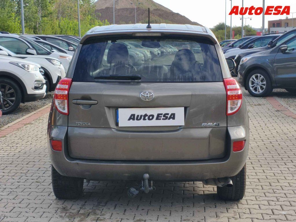 Toyota Rav4, 2.0i 4X4,ČR,AT,tažné - fotka 5