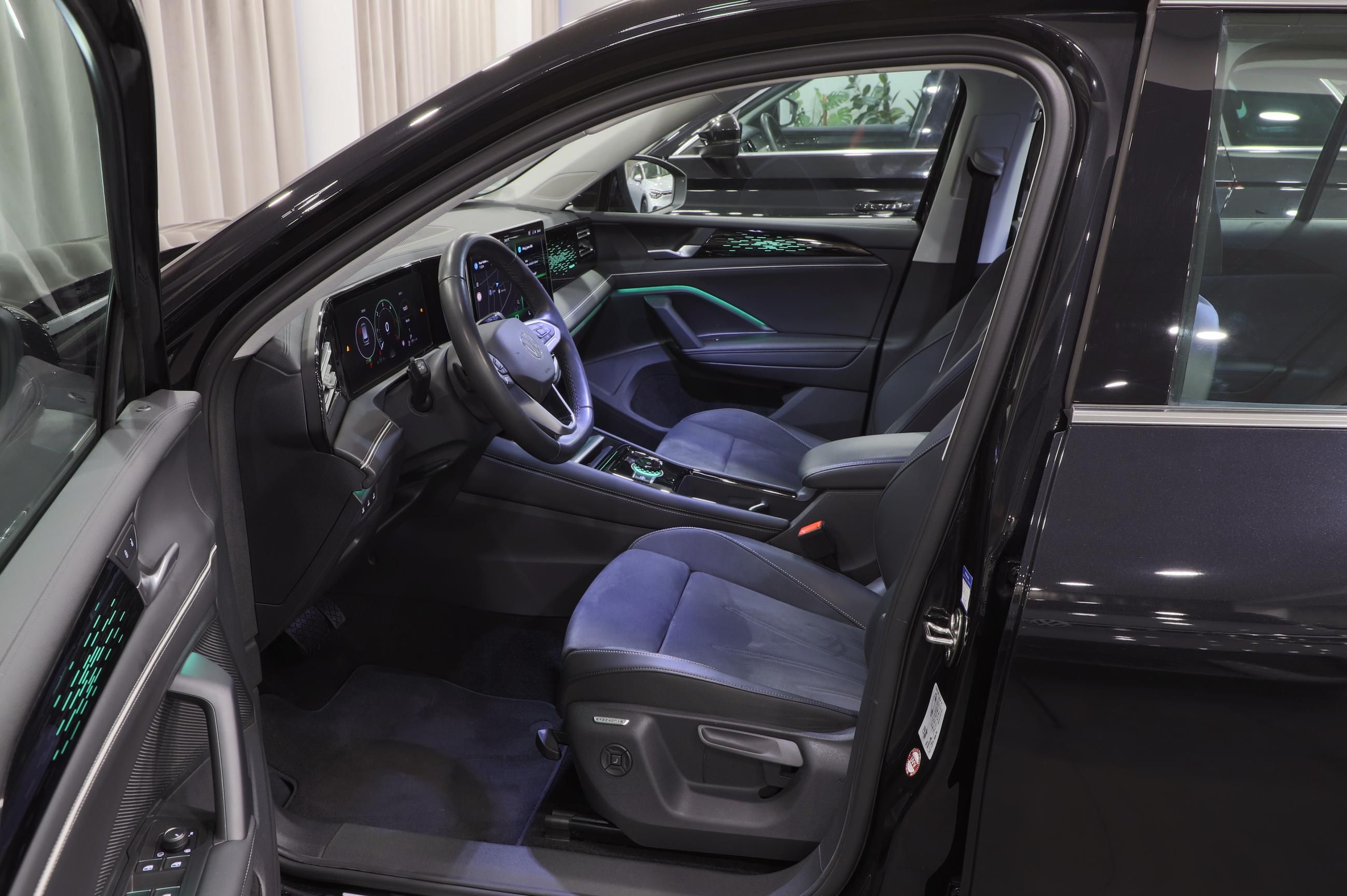Volkswagen Tiguan, Elegance 2.0 TDI 110kW DSG - fotka 6