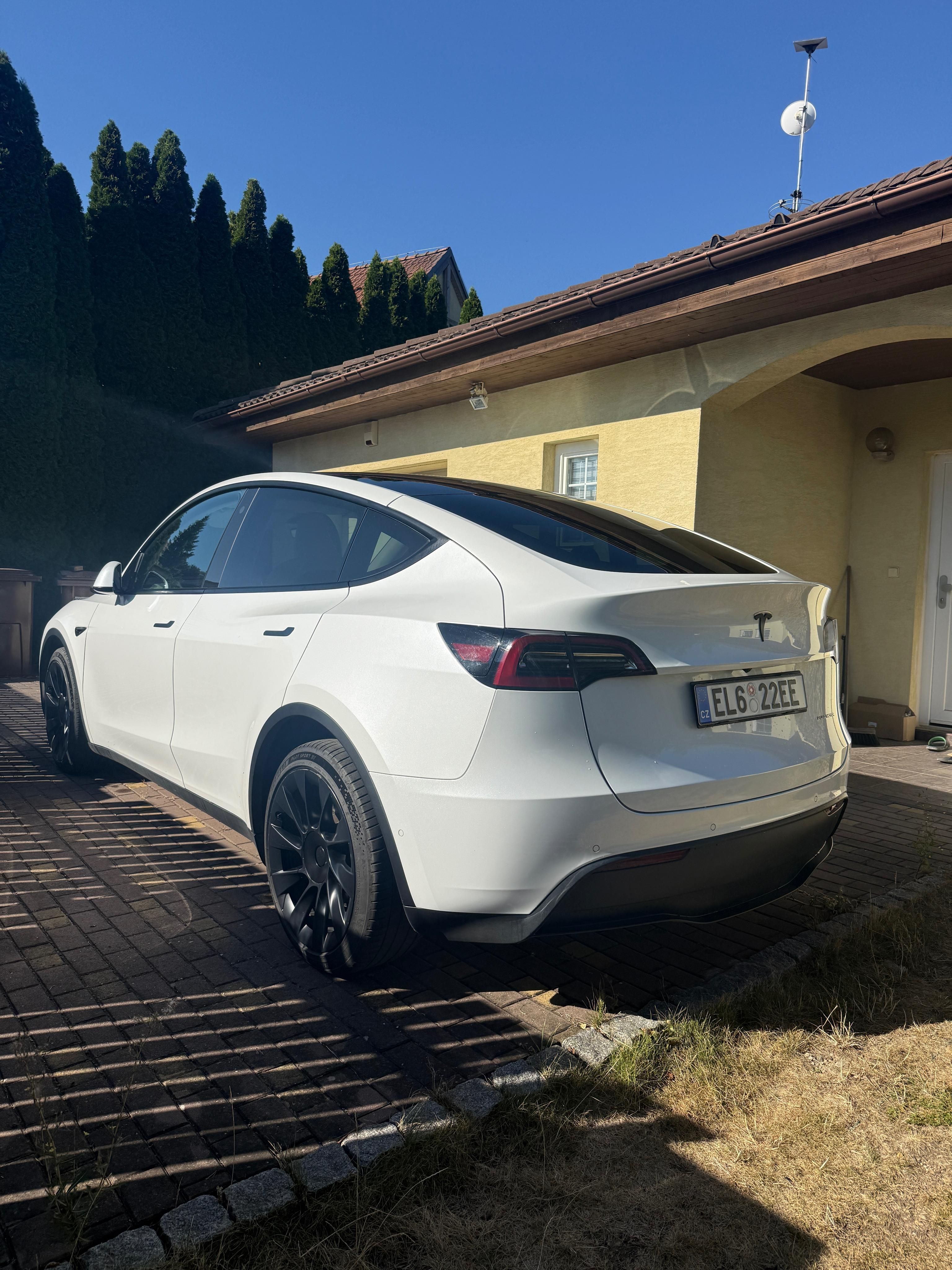 Tesla Model Y, Long Range, AWD, DPH, EAP - fotka 6