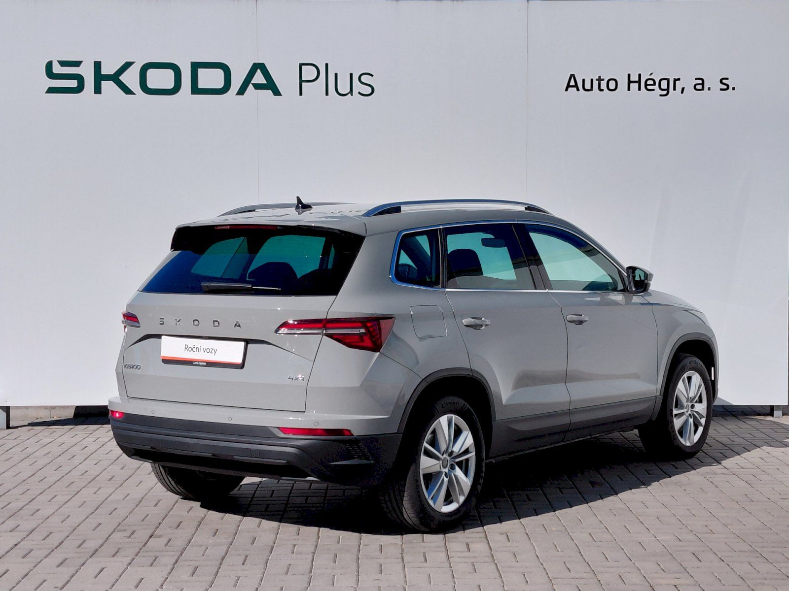 Škoda Karoq, 2,0 TDi 110 kW 4x4 DSG Top Sel - fotka 2