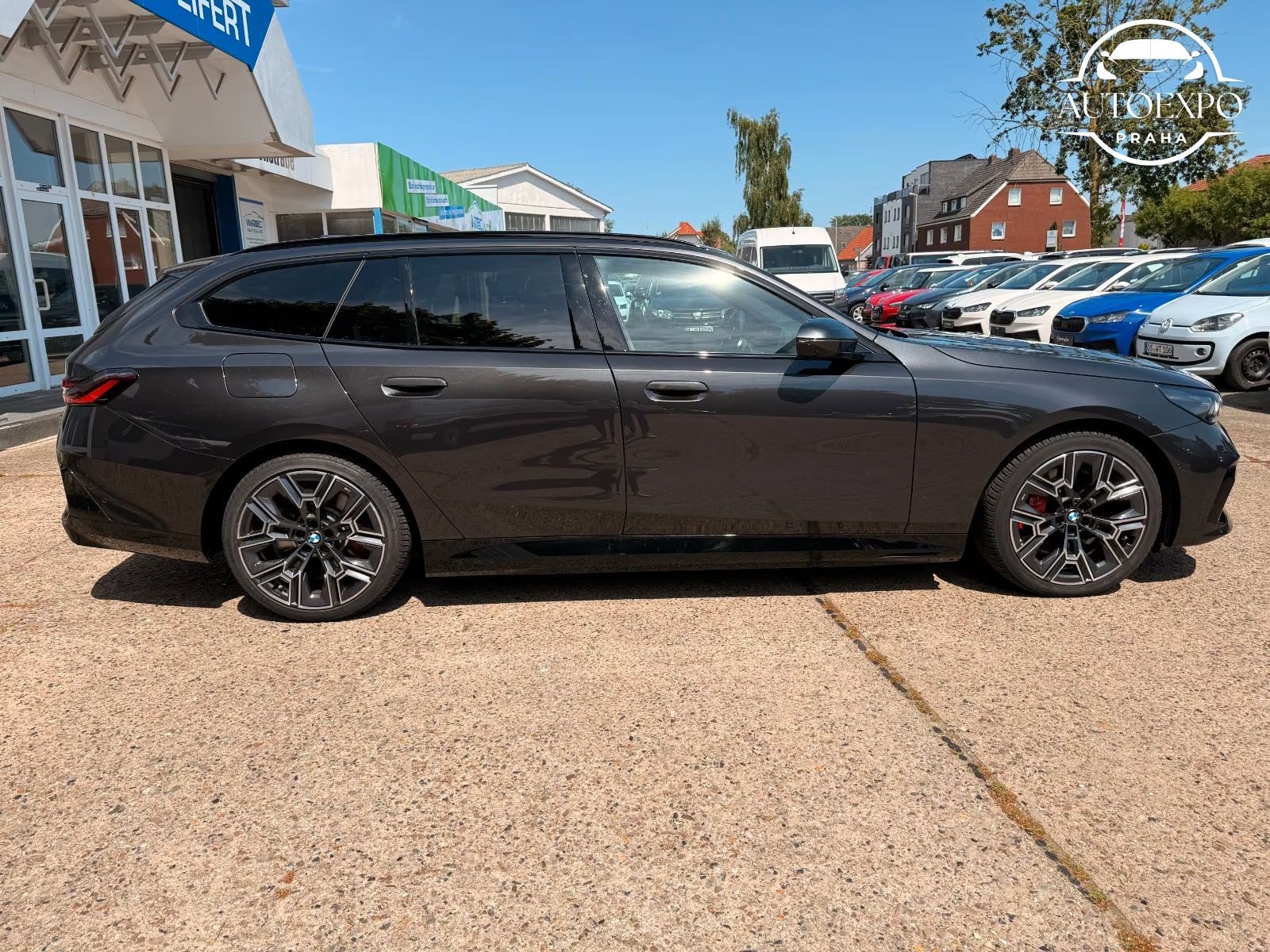 BMW Řada 5, 550e Touring xDrive M Sport - fotka 4