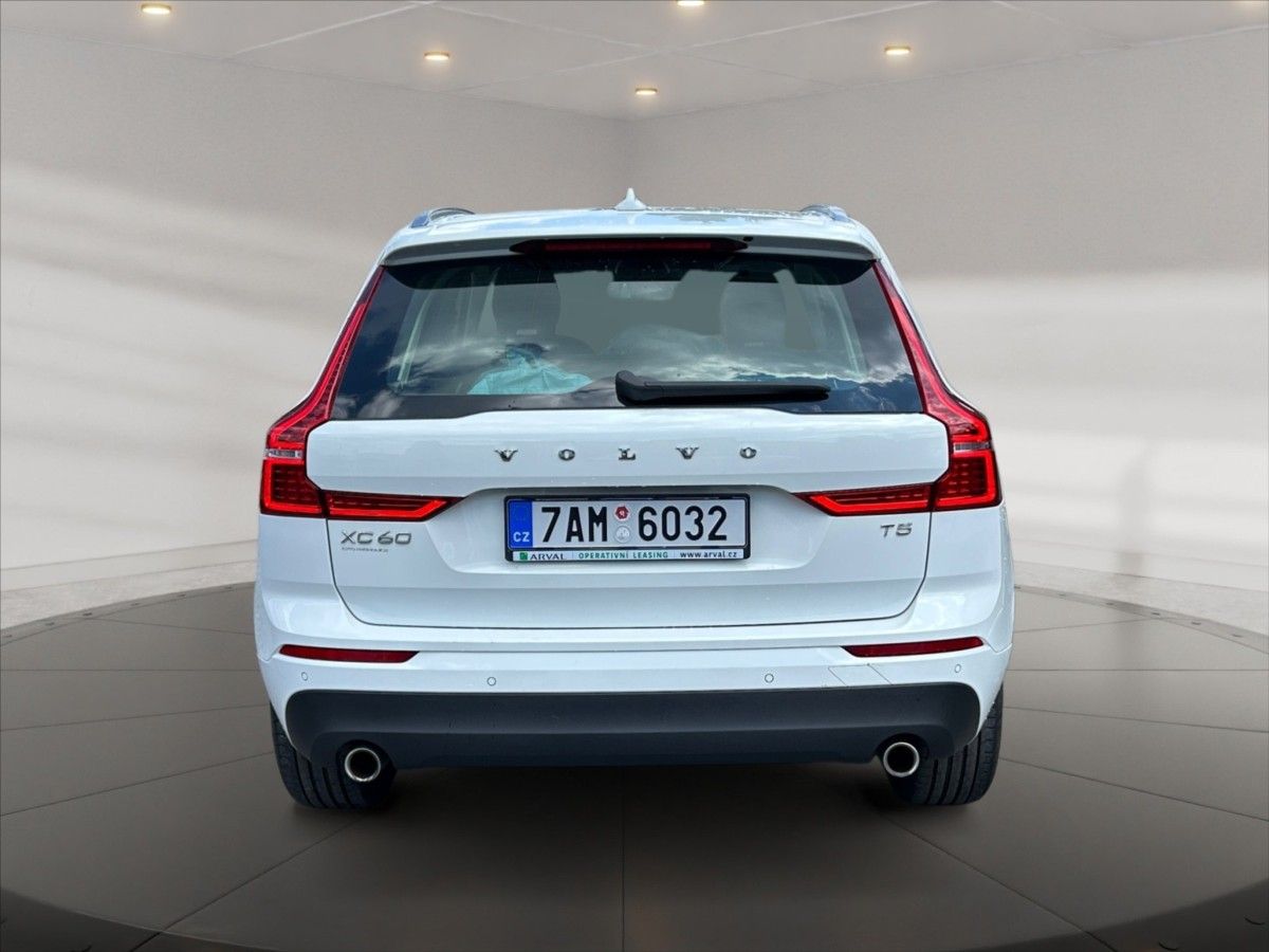 Volvo XC60, 2,0 T5 Momentum AT - fotka 5
