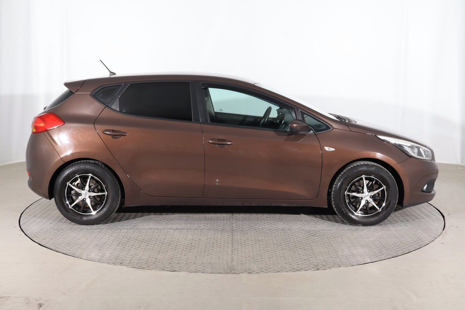 Kia Cee´d, 1.4 CVVT, Serv.kniha - fotka 6