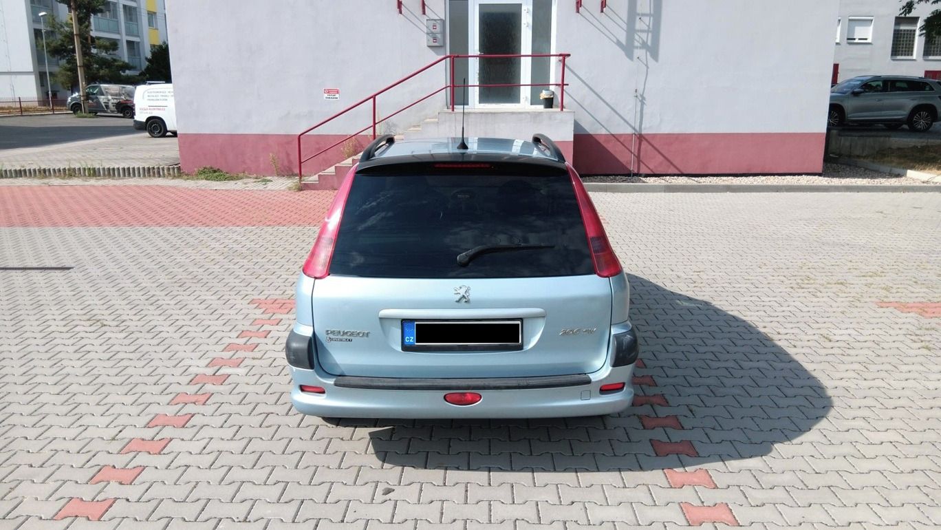 Peugeot 206, 1.4i SW KLIMA - fotka 4