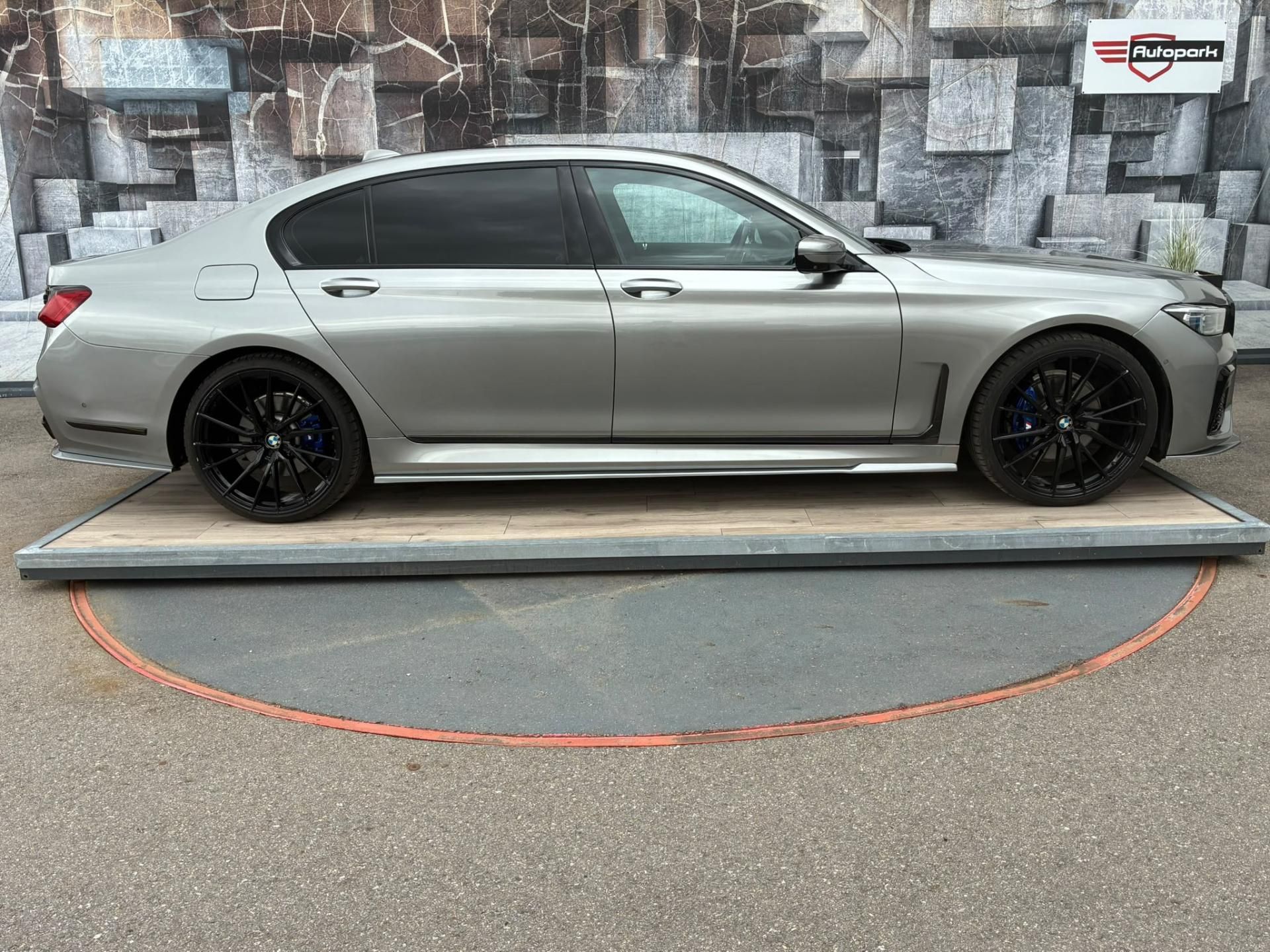 BMW Řada 7, 740i, 239KW, LONG, SOFT - fotka 5