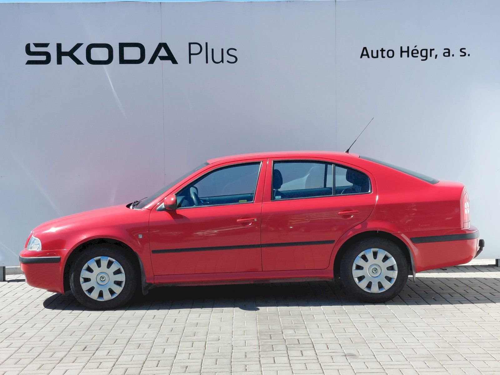 Škoda Octavia, 1.6 MPI Tour Trumf - fotka 3