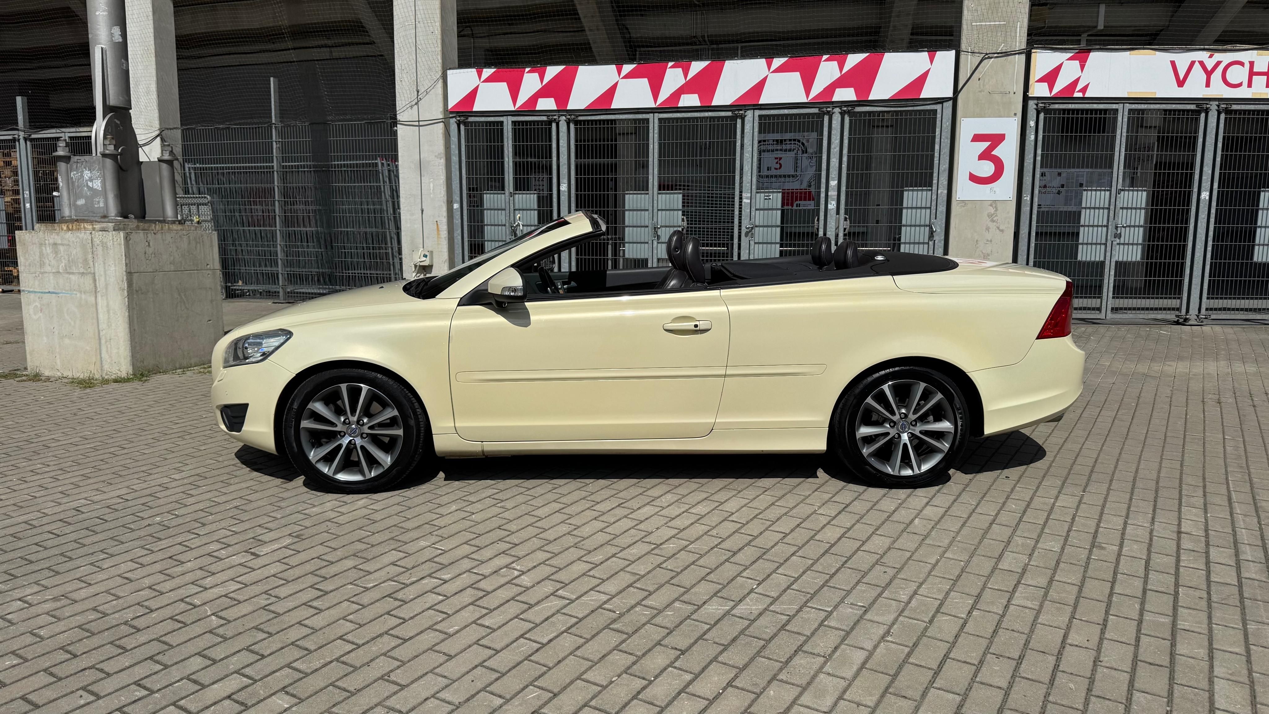 Volvo C70, Cabrio 2.0D4 130kw ČR původ - fotka 2