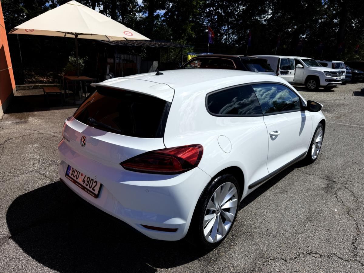Volkswagen Scirocco, 2,0 TSi DSG - fotka 5