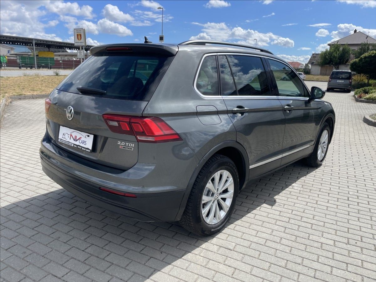 Volkswagen Tiguan, 2,0 TDi 110kw DSG 4-matic bez - fotka 4
