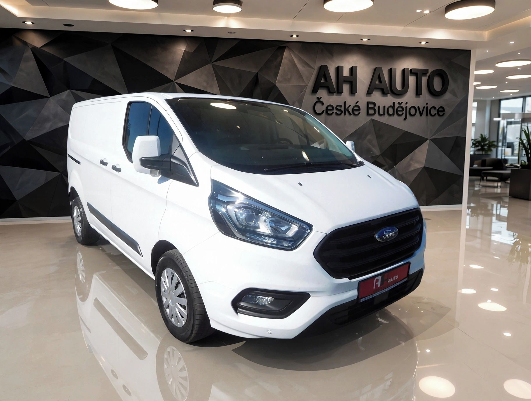 Ford Transit Custom, 2.0 TDCi, L1H1, 79.2 kW, Klima - fotka 2