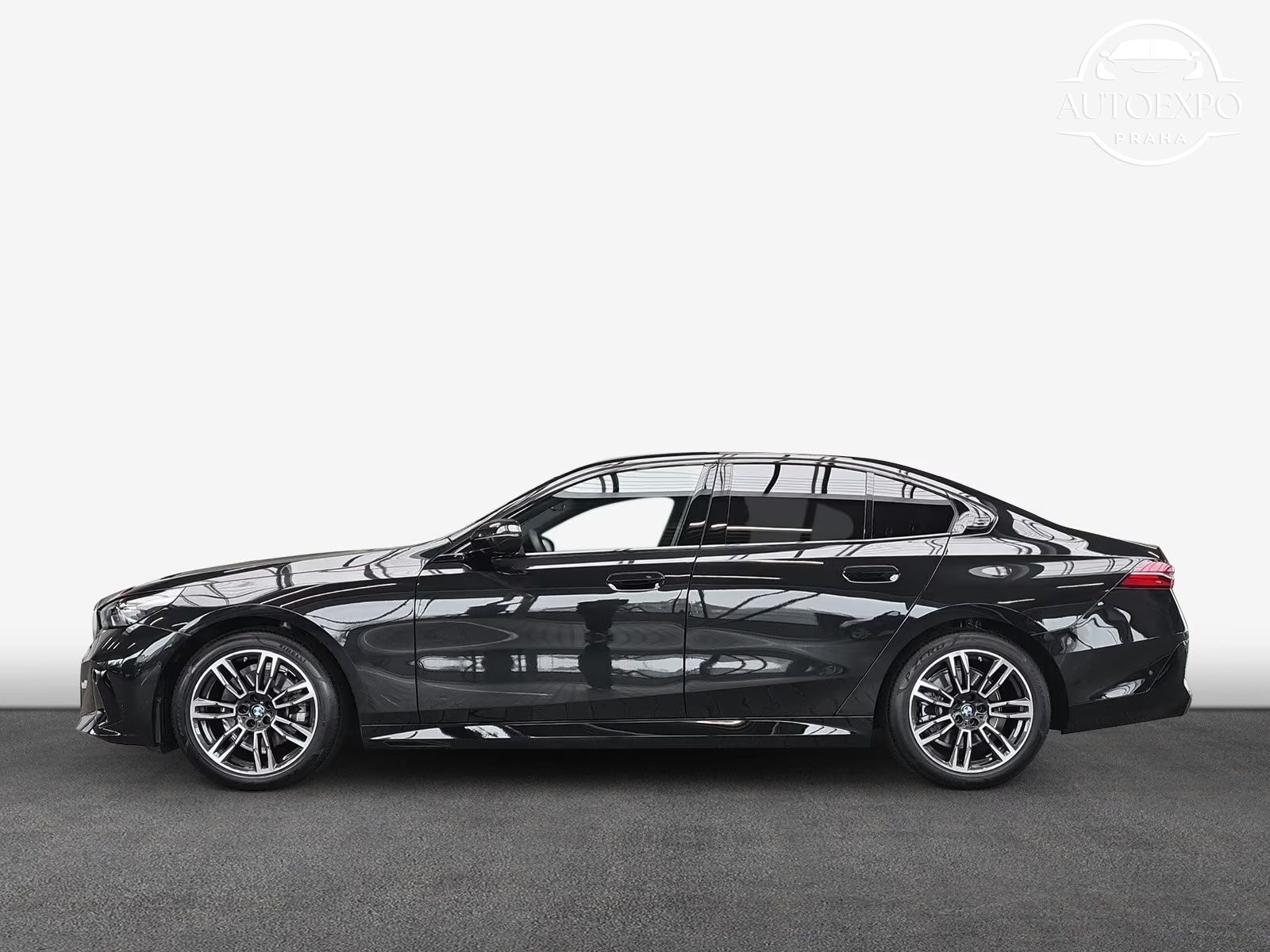 BMW Řada 5, 520d xDrive Limousine M-Sport - fotka 4