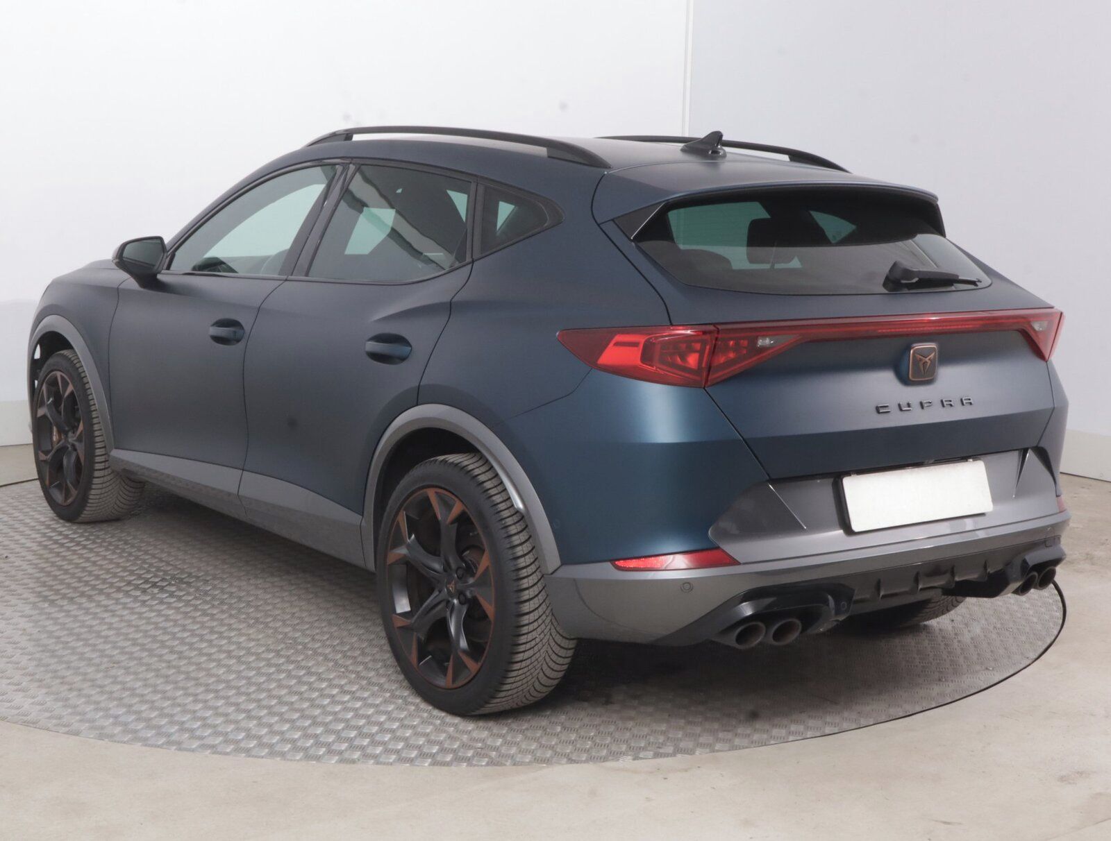 Cupra Formentor, 2.0 TSI VZ 4Drive, 4X4 - fotka 4