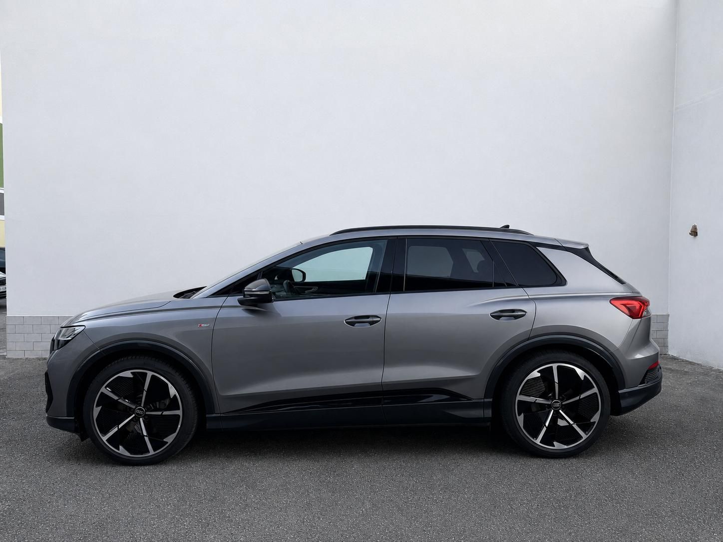 Audi Q4 e-tron, 50 quattro S-LINE 21" SONOS - fotka 3