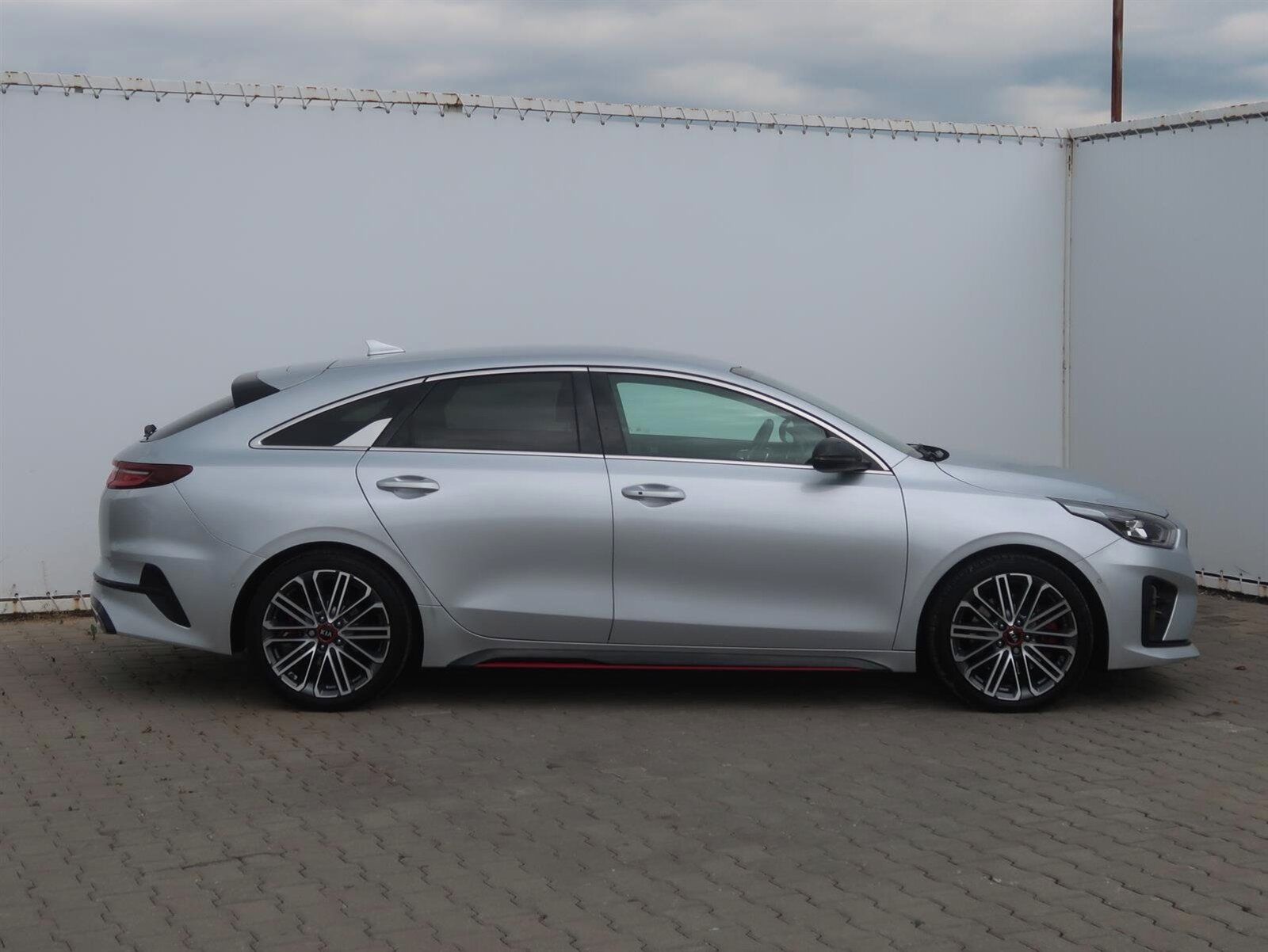Kia ProCeed, GT 1.6 T-GDI, Automat - fotka 6
