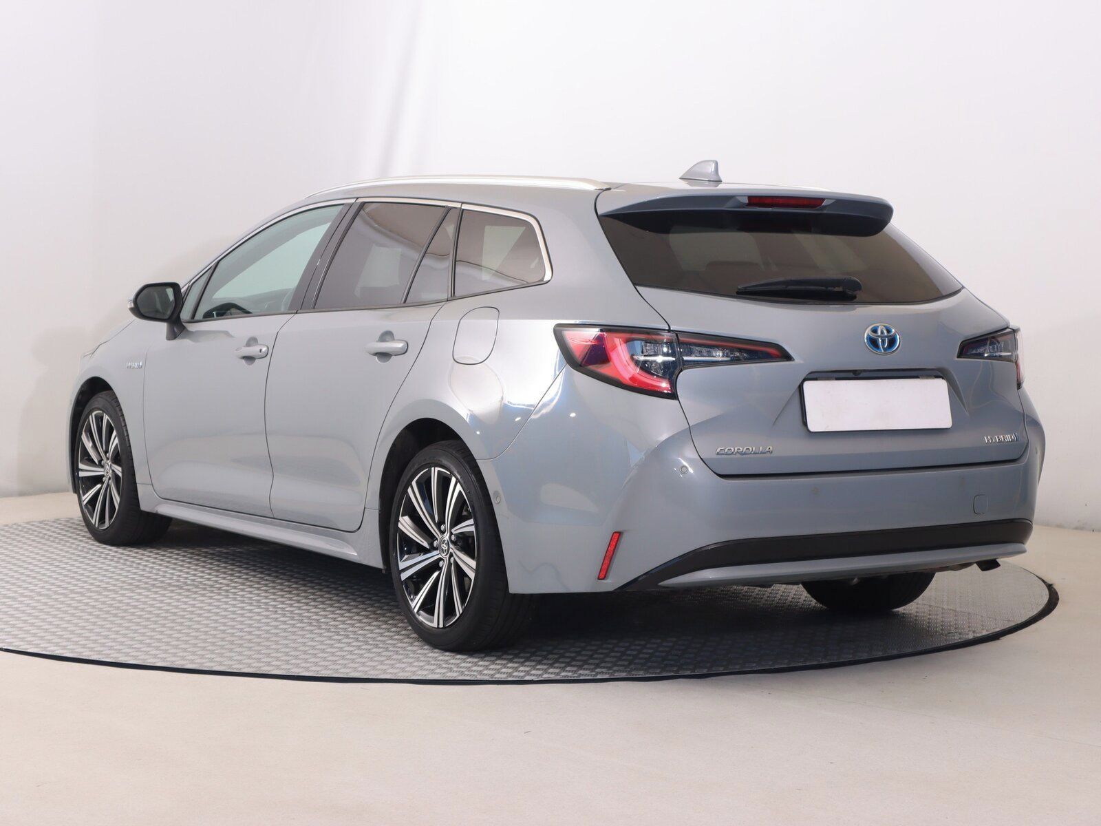 Toyota Corolla, 1.8 Hybrid, Comfort, Automat - fotka 4