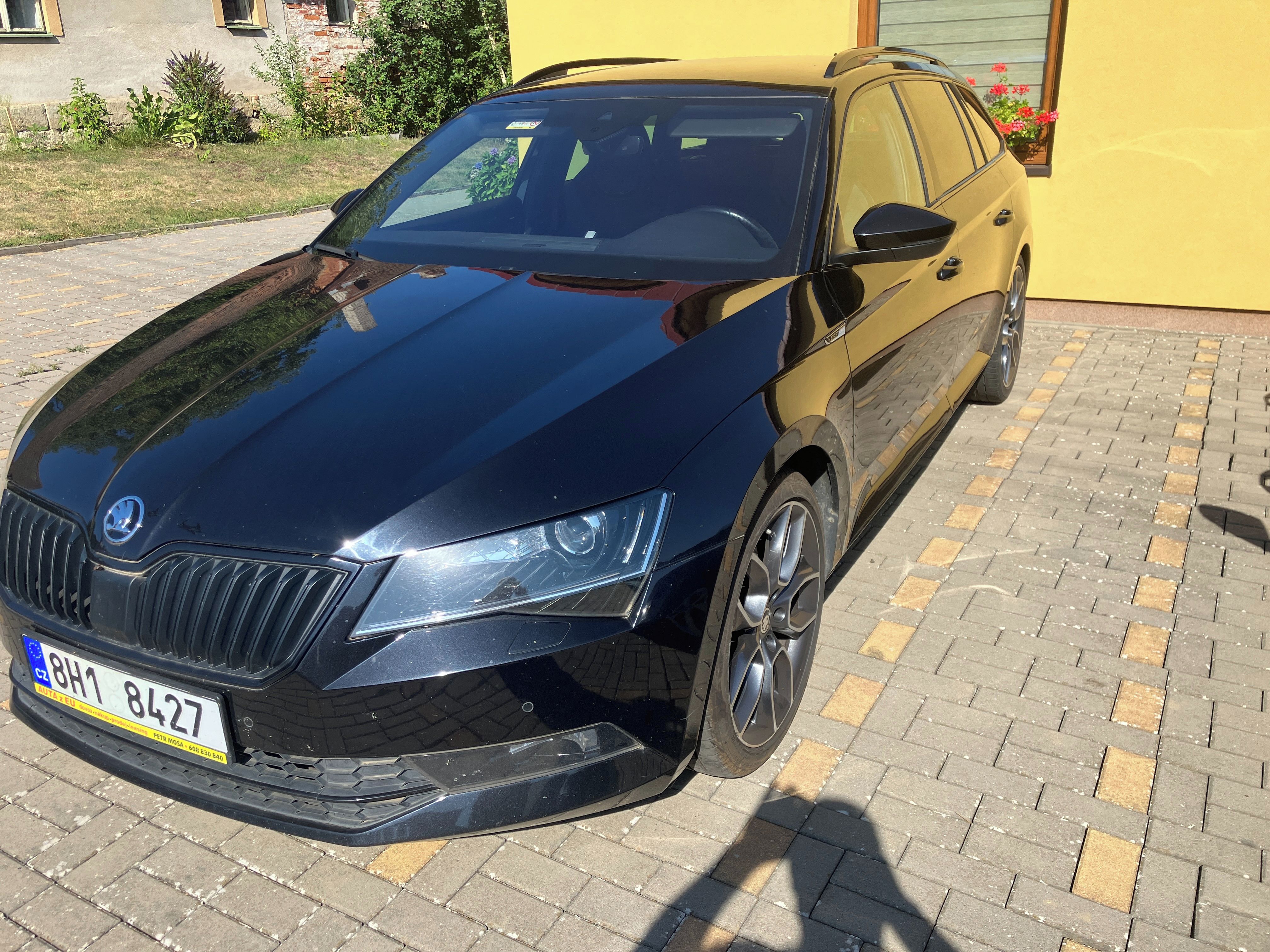 Škoda Superb, 2,0 tdi combi sportline výbava