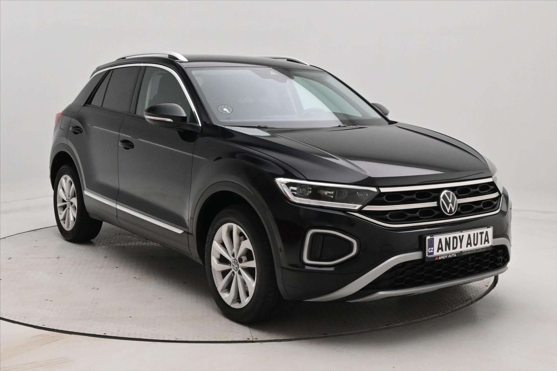 Volkswagen T-Roc, 2,0 TDI 110kW DSG Style Plus Z - fotka 3