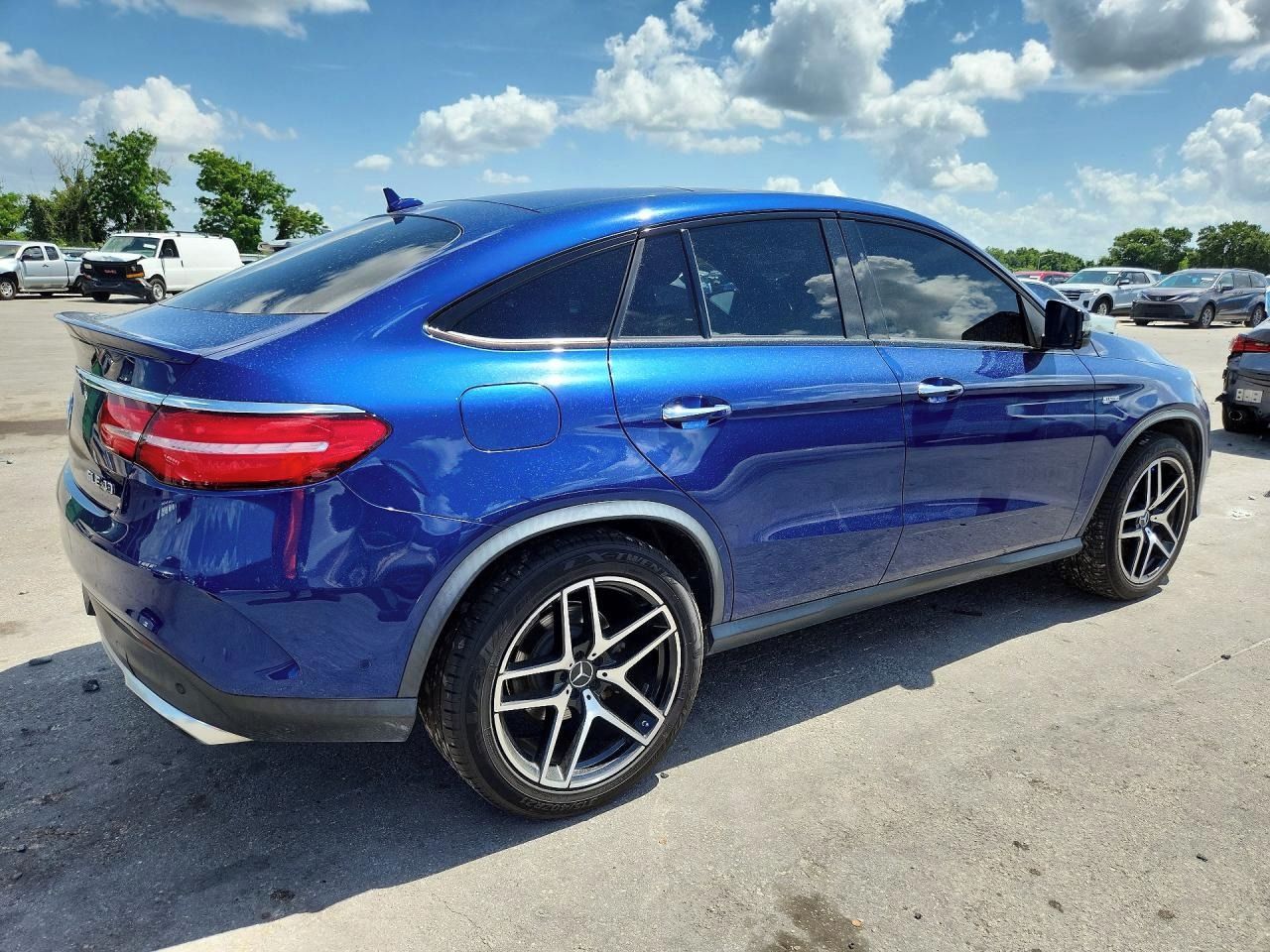 Mercedes-Benz GLE, Auto na cestě - fotka 3