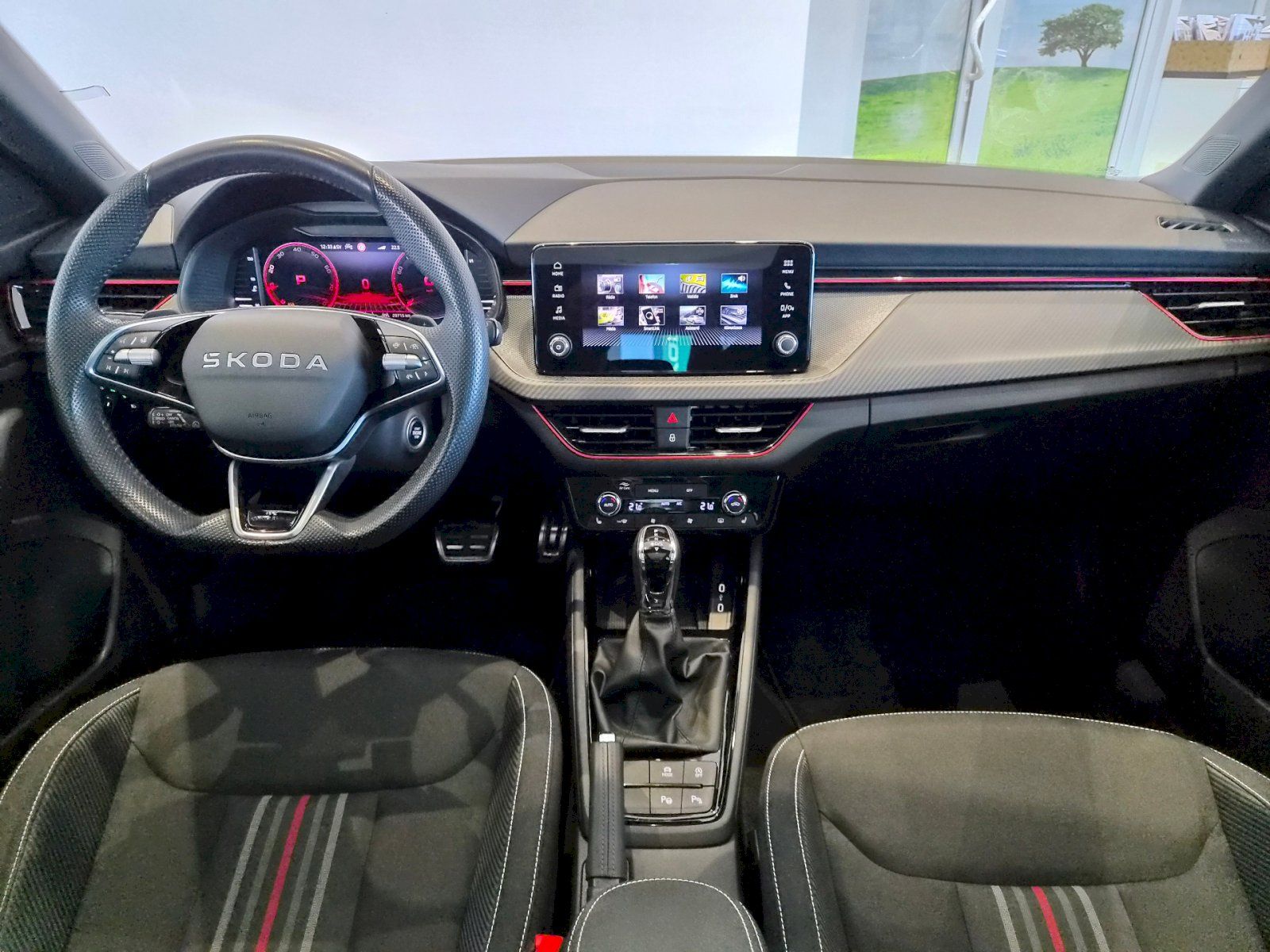 Škoda Scala, DSG 1,5 TSI / 110 kW Monte Car - fotka 5