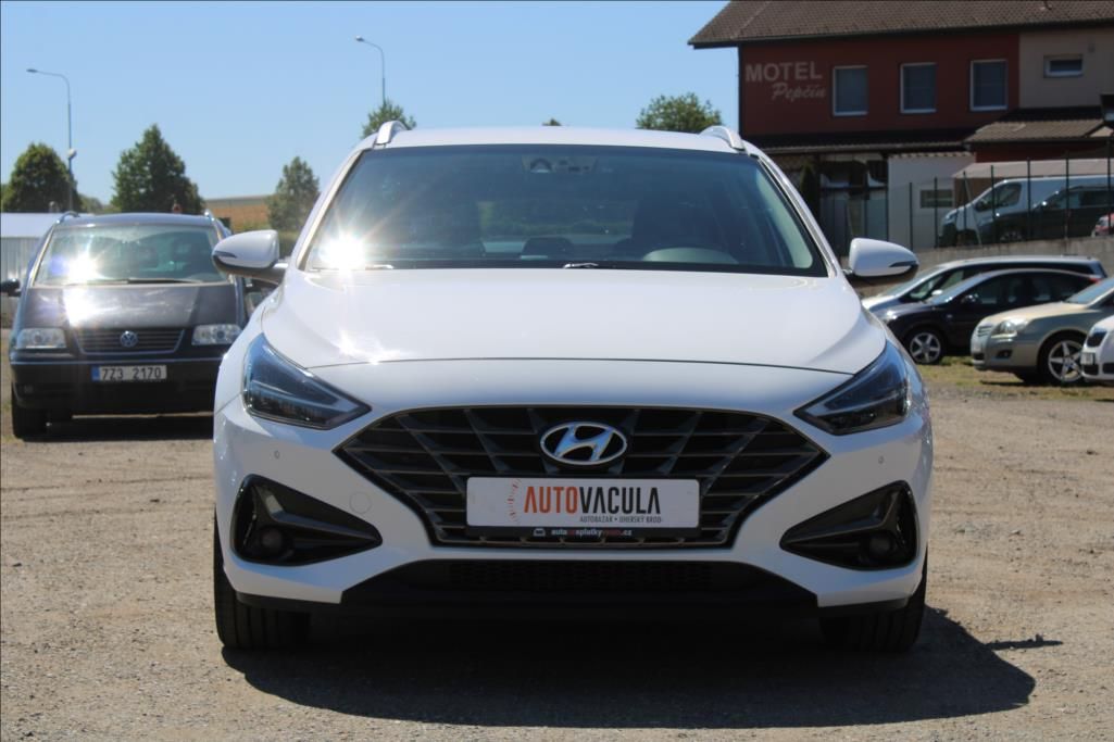 Hyundai i30, 1,5 i  SMART, VÝHŘEVY, ČR - fotka 2