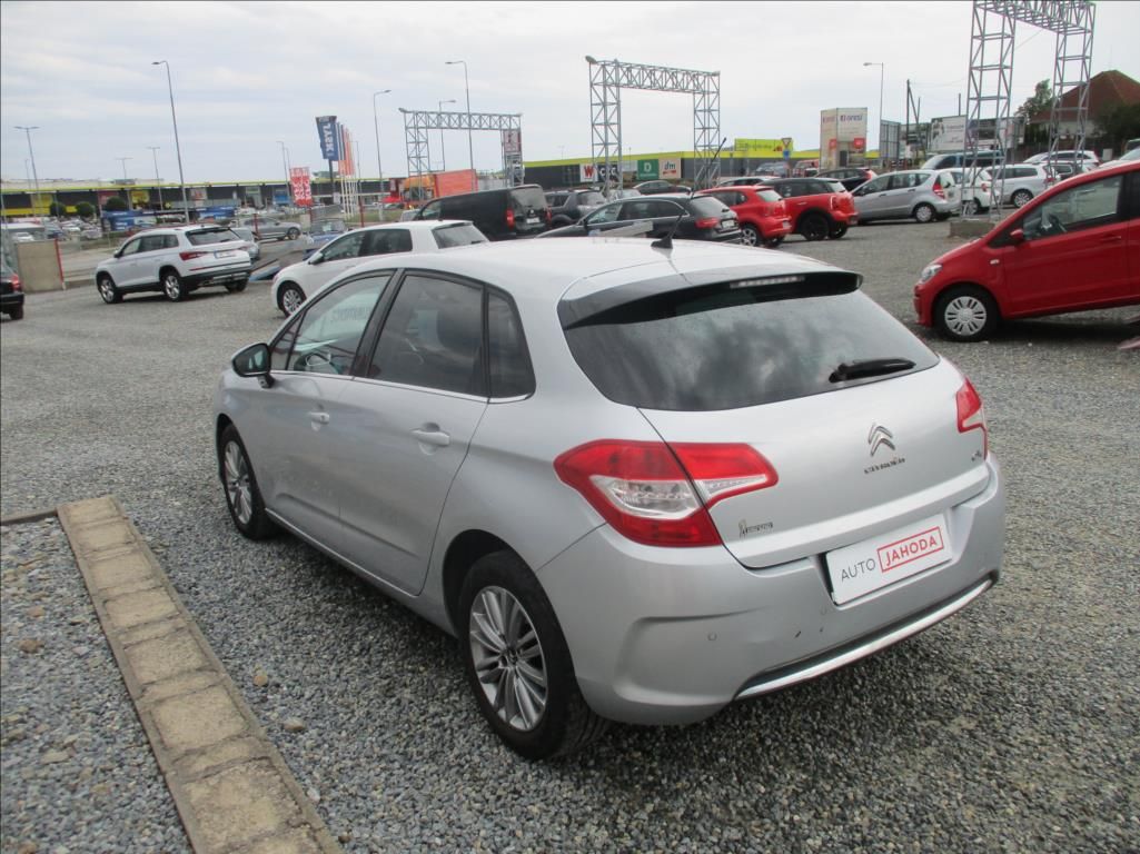 Citroën C4, 1,6 HDi,klima,serv.kniha,CZ - fotka 6